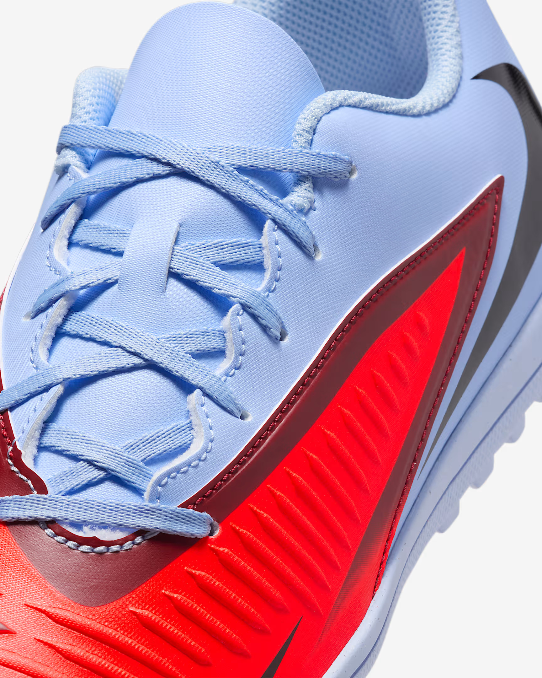 Бутси Nike PHANTOM 6 LOW CLUB TF HQ2324-400