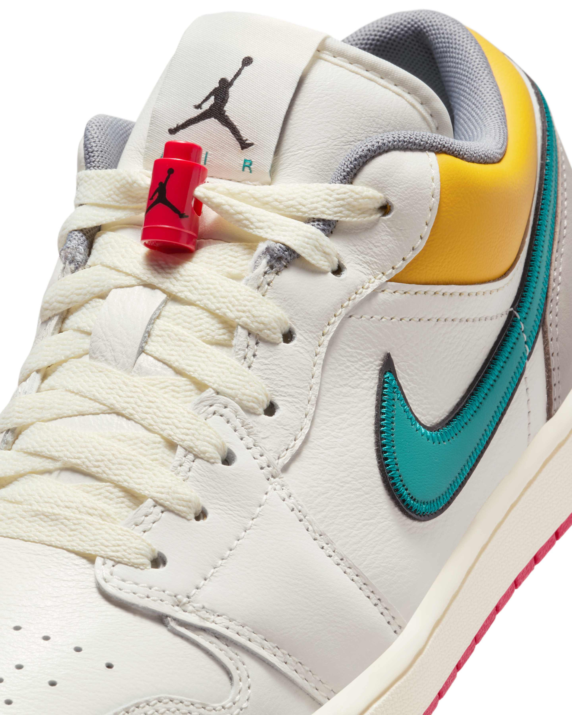 Кросівки Air Jordan 1 Retro Low OG SAIL/CASHMERE HV4511-133