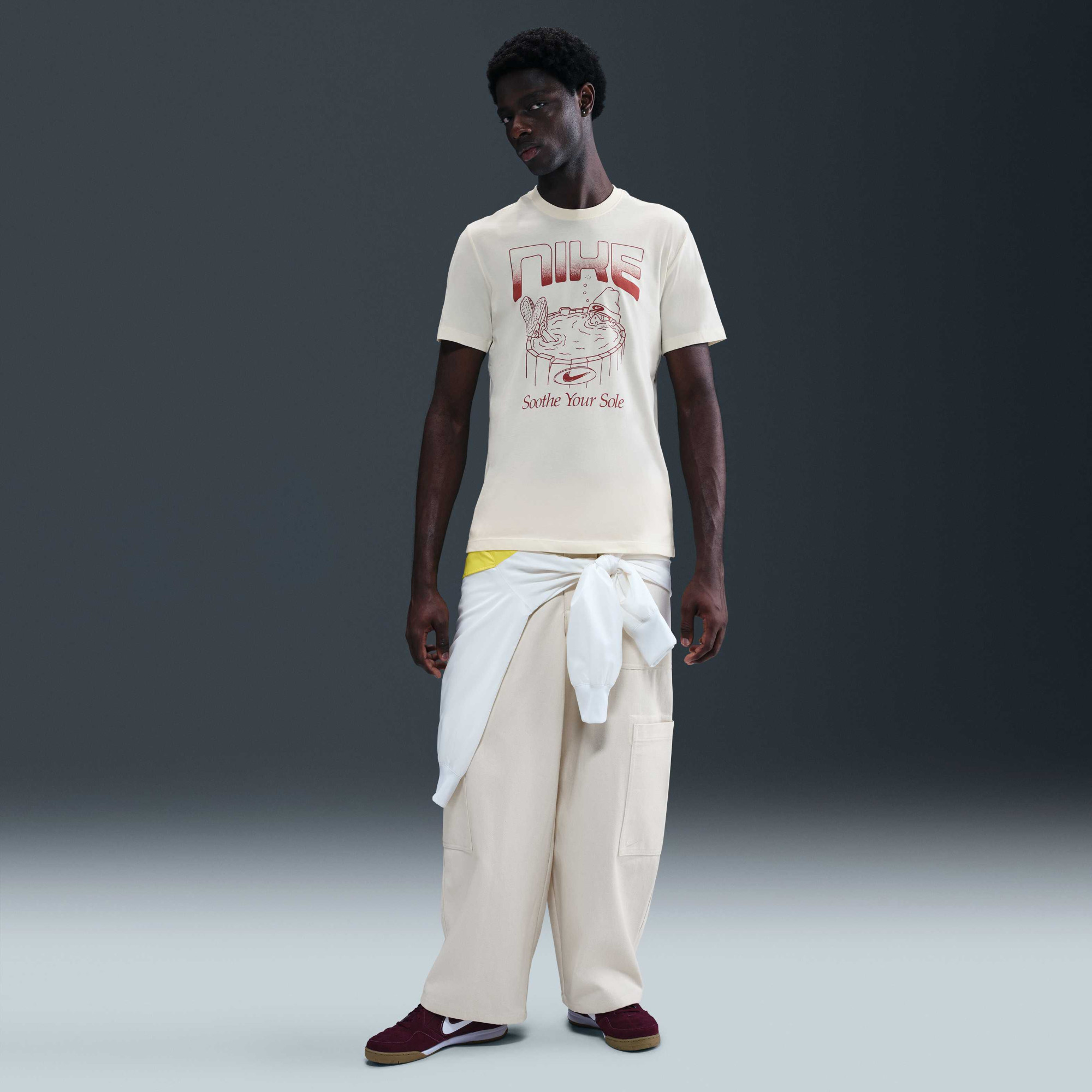 Футболка чоловіча Nike Graphics Beige HQ9264-110