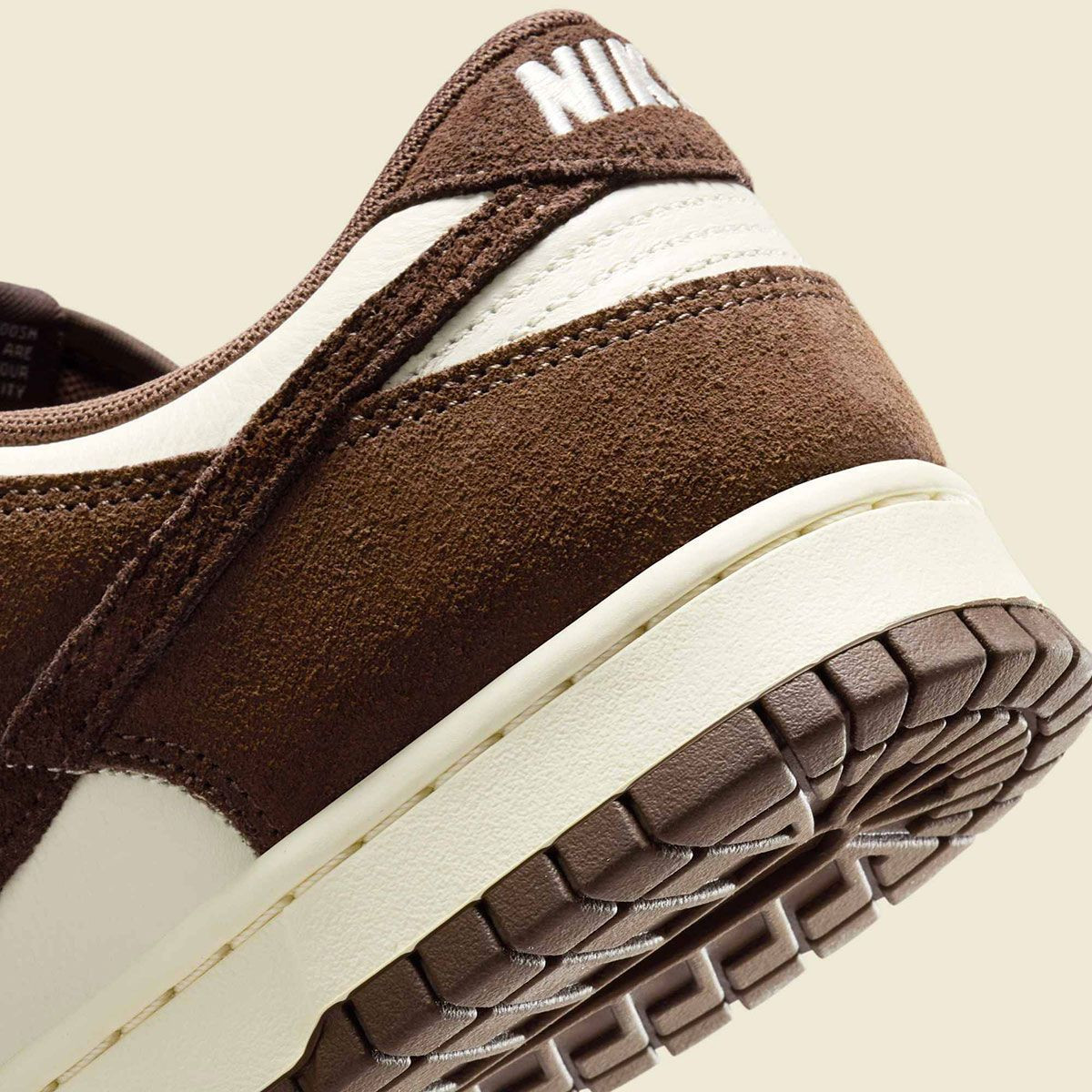 Кросівки жіночі Nike Dunk Low Retro SE Pale Ivory Baroque Brown FQ8249-104 38.5 FQ8249-104