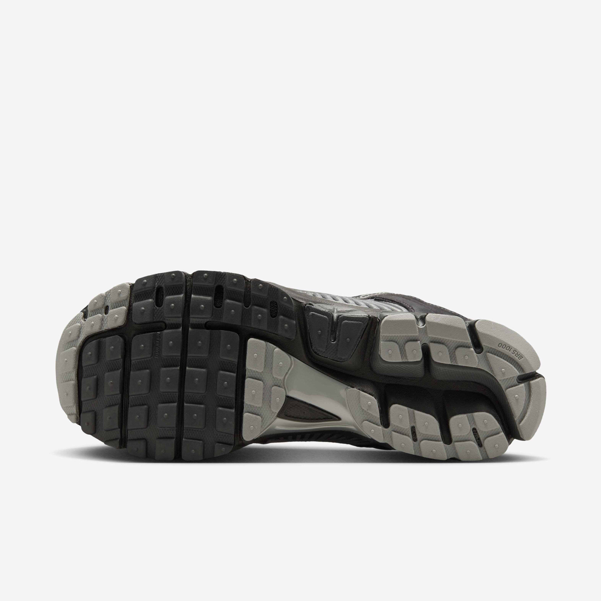 Кросівки Nike ZOOM VOMERO 5 HF1553-006