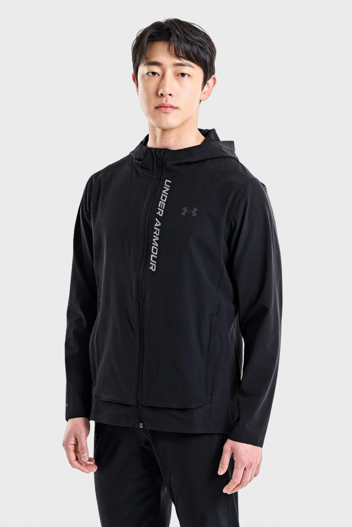 Вітровка OUTRUN THE STORM JACKET 1376794-002 Under Armour L Чорний 1376794-002
