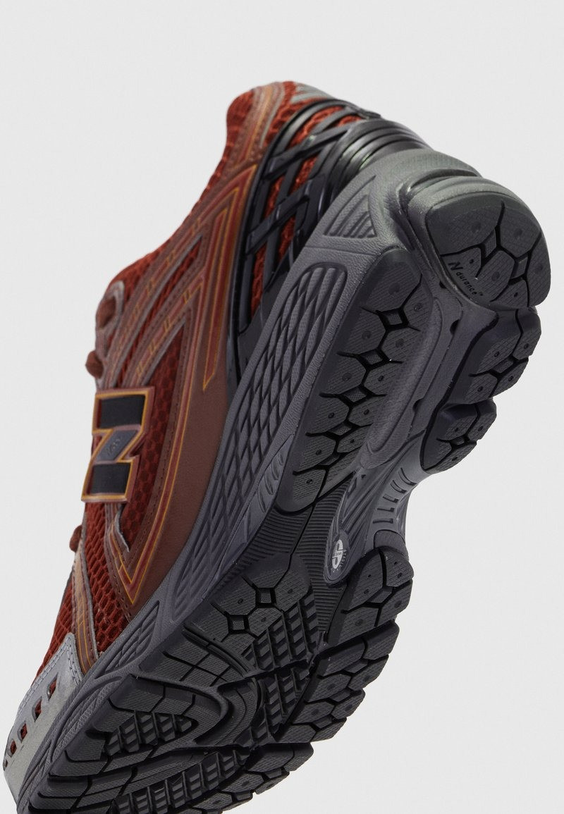 Кросівки чоловічі New Balance 1906R Trail Mix  M1906RZA 42 M1906RZA