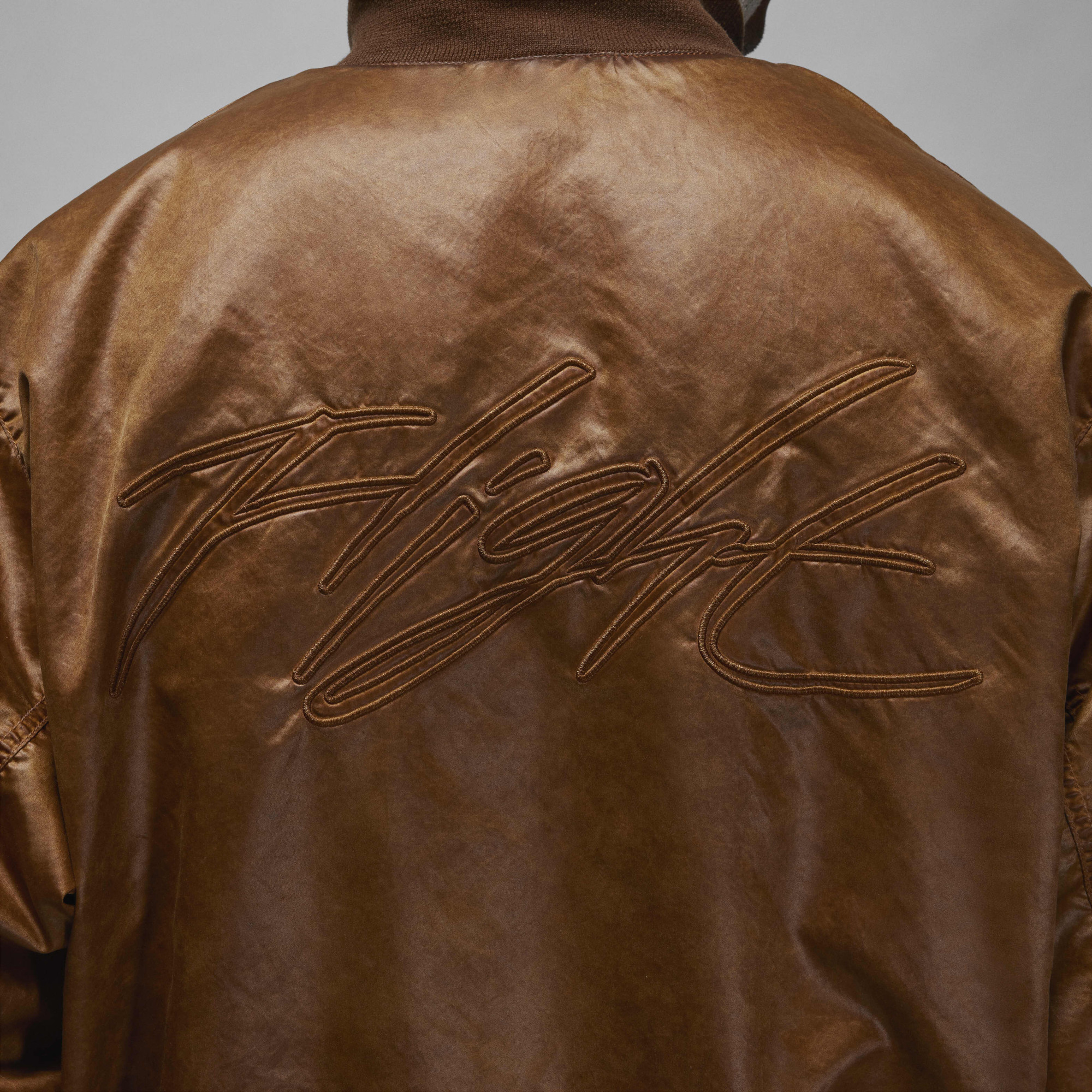 Бомбер JORDAN M ESS STMT WASH RNGD JKT FN6543-231