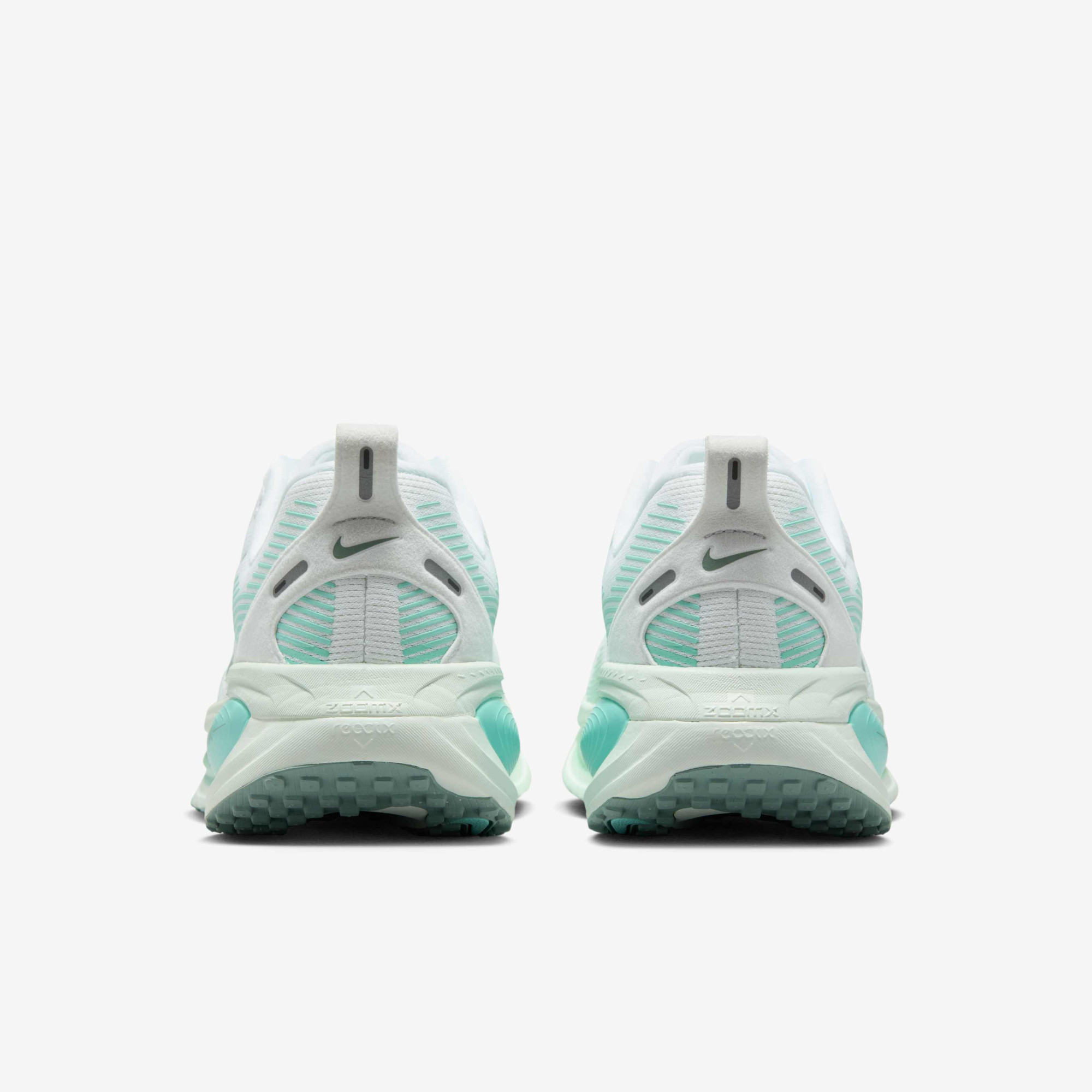 Кросівки W Nike W Air Zoom Vomero 18 HM6804-106