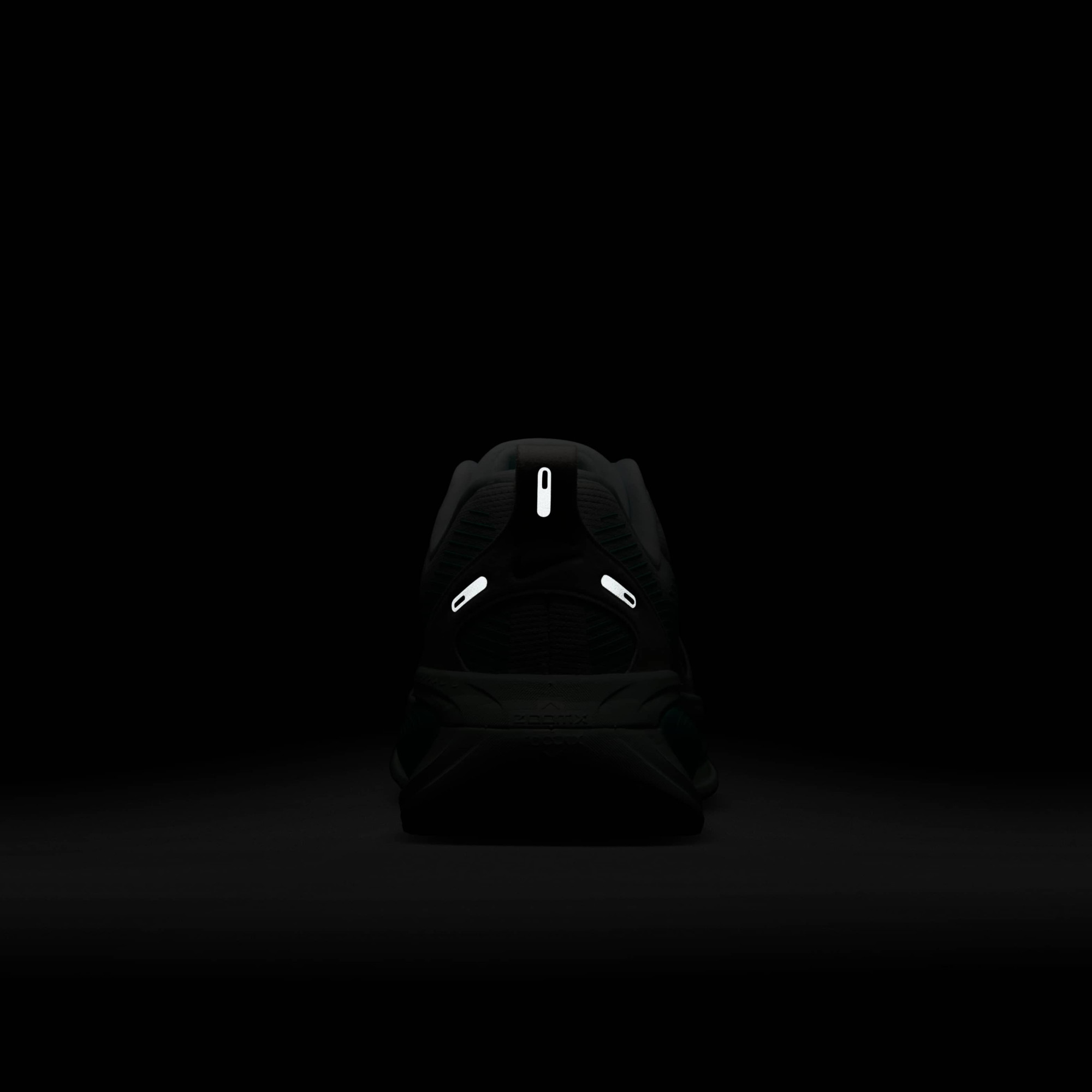 Кросівки W Nike W Air Zoom Vomero 18 HM6804-106