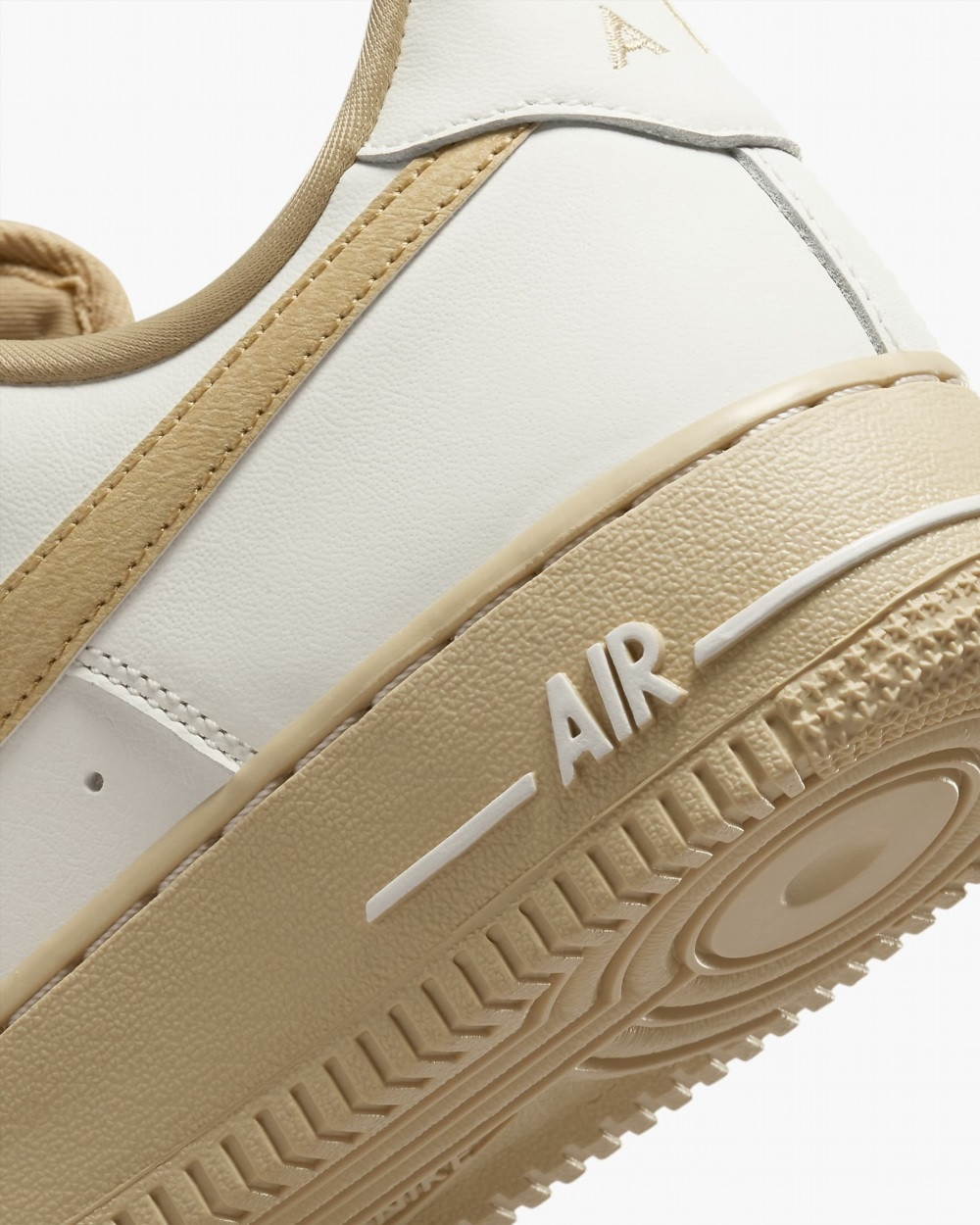 Кросівки жіночі Nike Air Force 1 Low Beige FZ3597-133 38.5 FZ3597-133