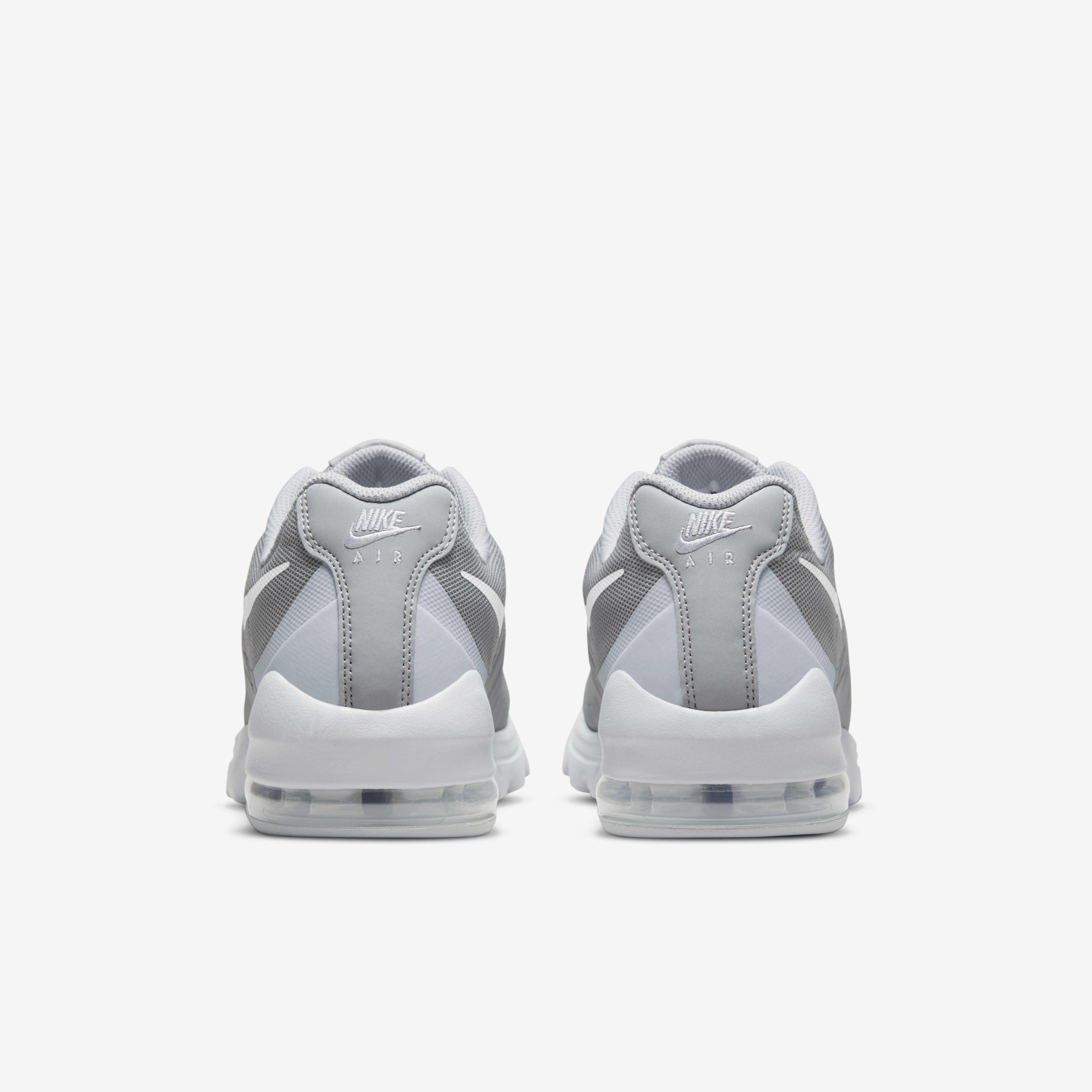 Кросівки Nike AIR MAX INVIGOR 749680-005