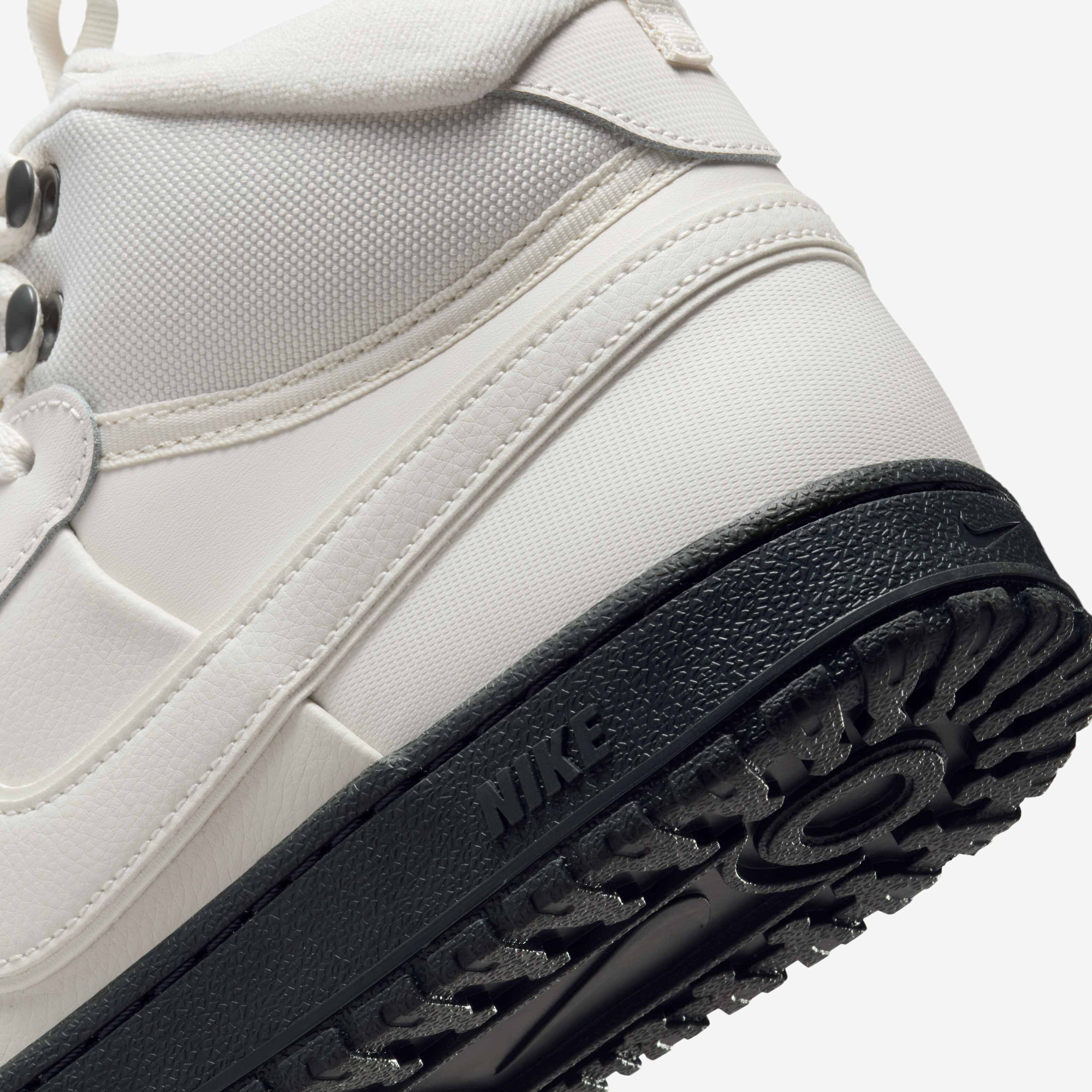 Кросівки Nike COURT VISION MID WNTR DR7882-004