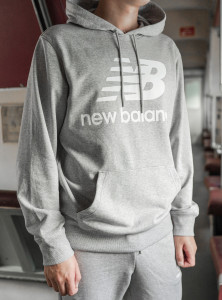 Худі New Balance ESSENTIALS STACKED LOGO PO MT03558AG