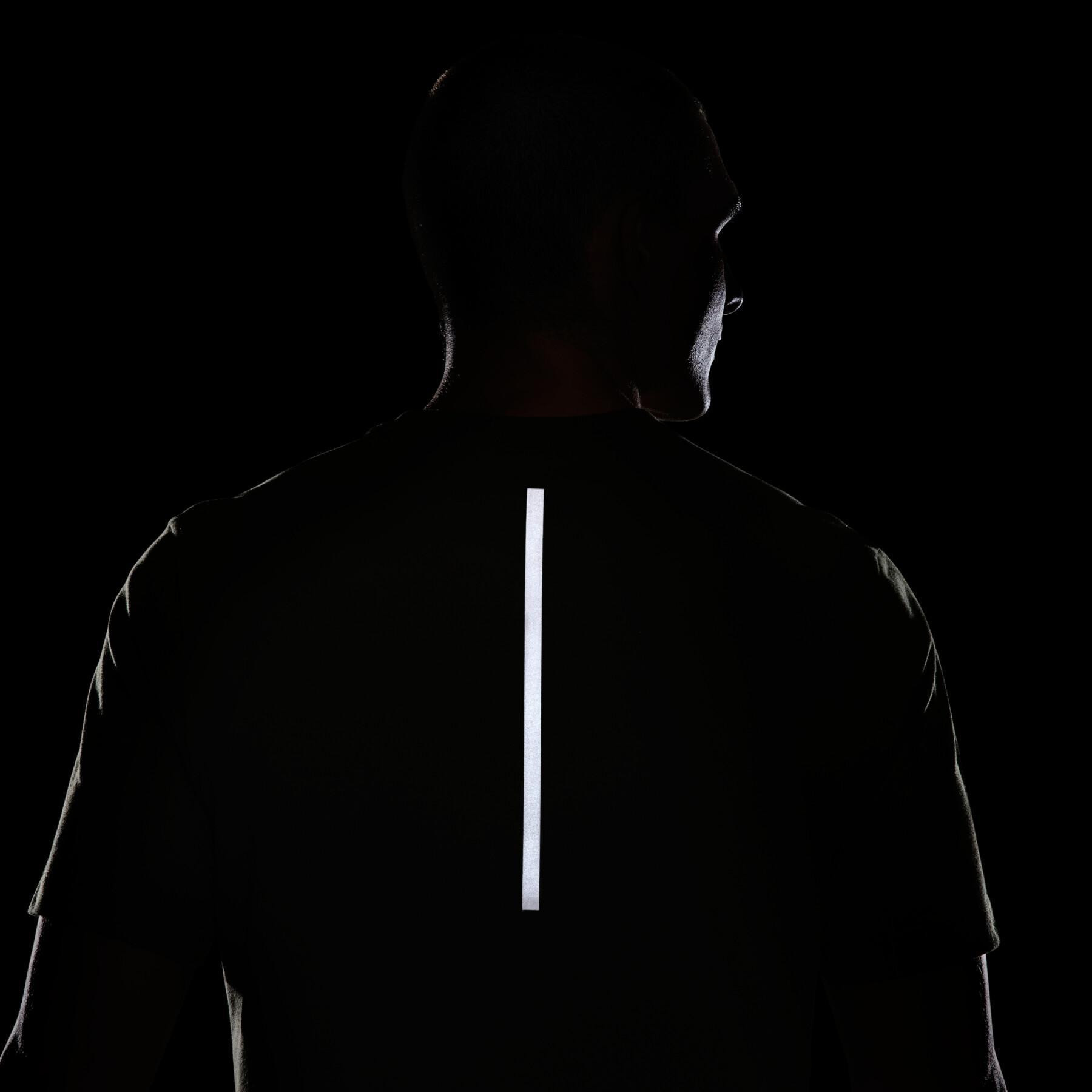 Футболка Nike DriFIT Running Division FN0829-222
