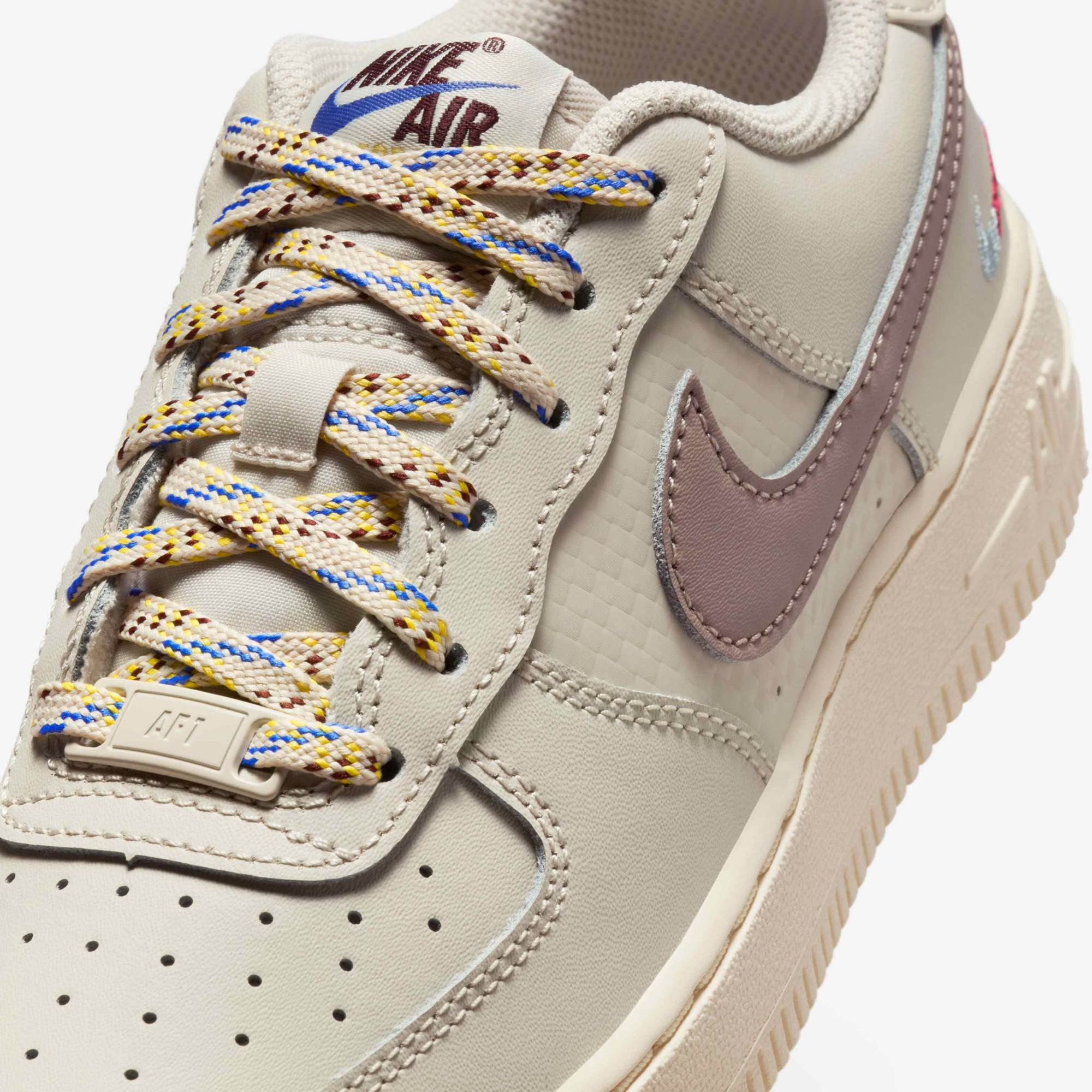 Кросівки Nike AIR FORCE 1 LV8 1 (GS) HQ1907-100
