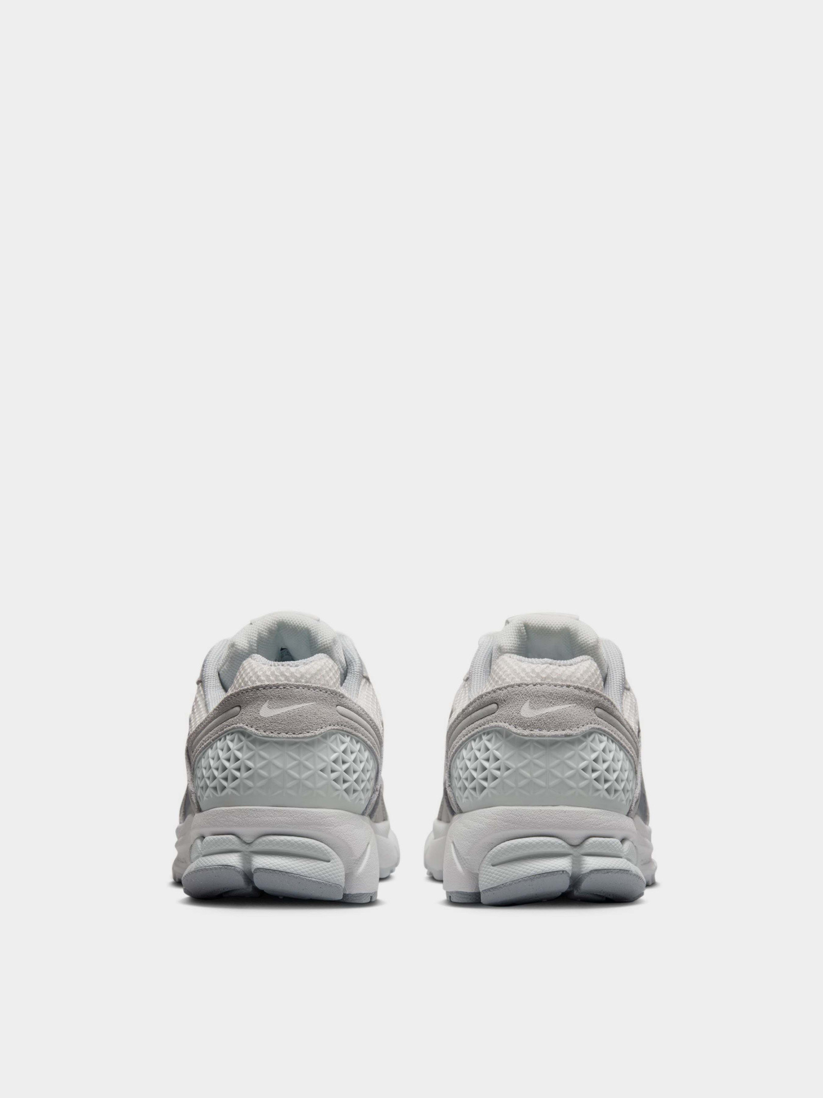 Кросівки Nike W ZOOM VOMERO 5 HQ0458-001