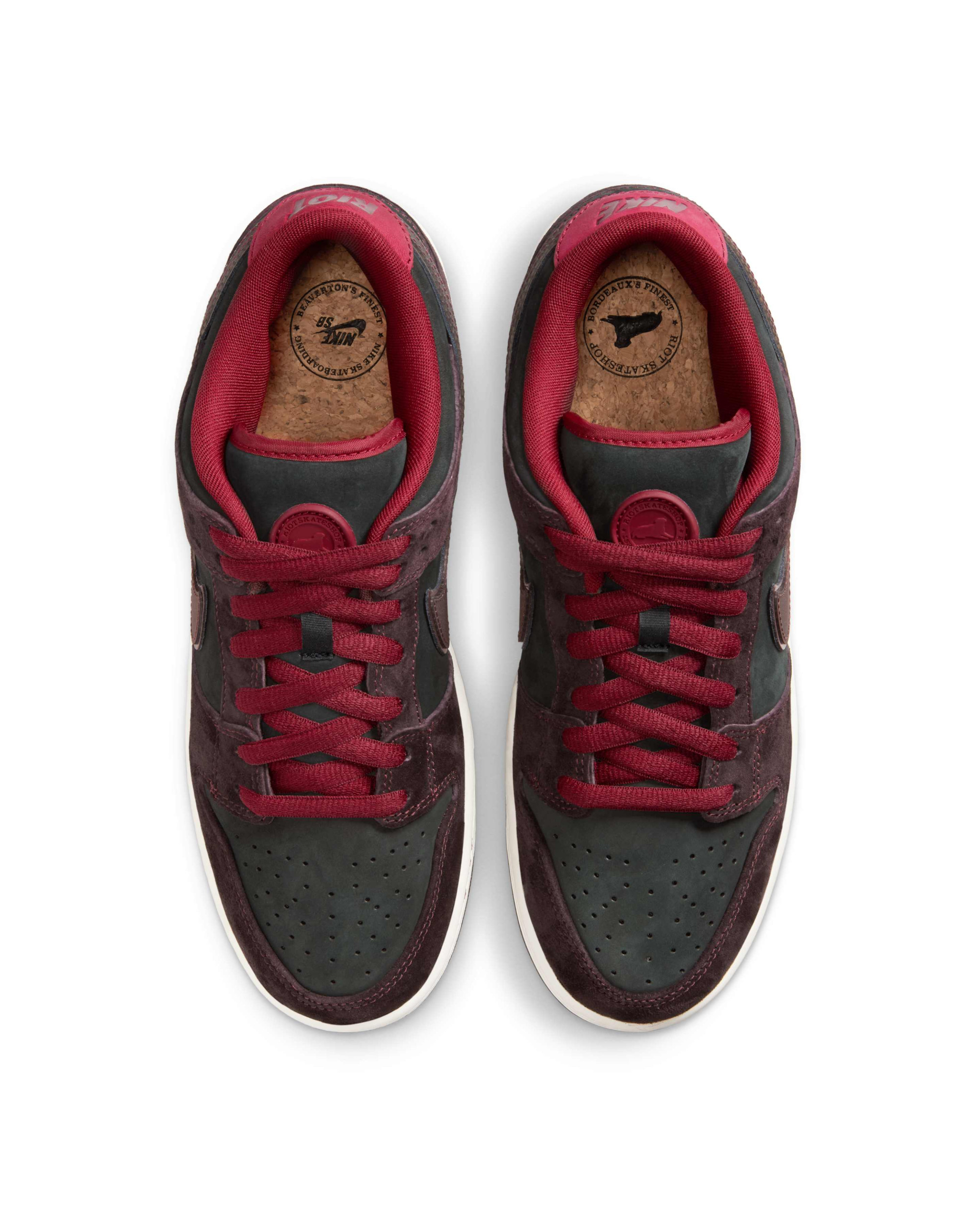 Кросівки W  Nike Dunk Low Pro SB QS 'Mahogany Dark Beetroot' FZ1289-200