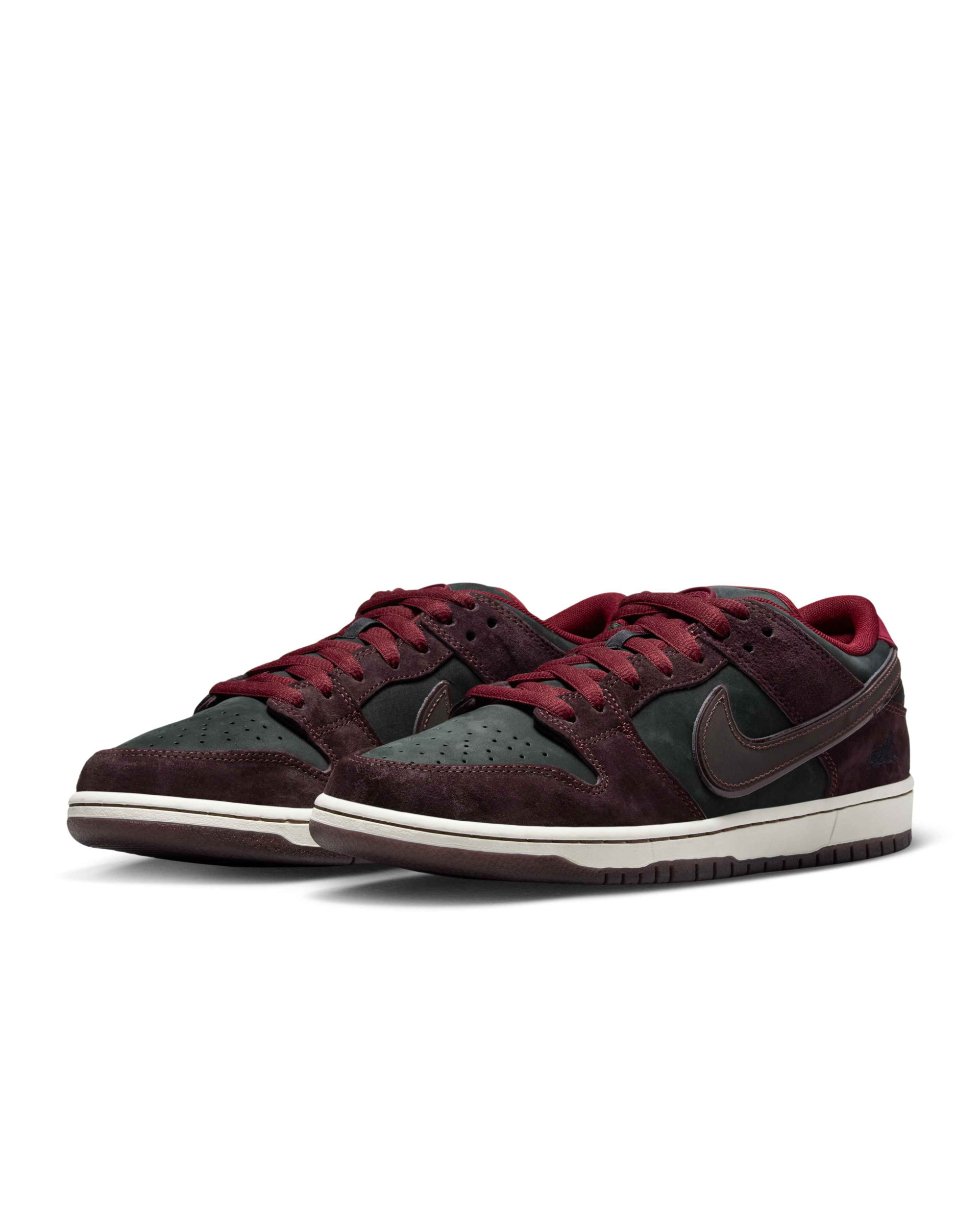 Кросівки W  Nike Dunk Low Pro SB QS 'Mahogany Dark Beetroot' FZ1289-200