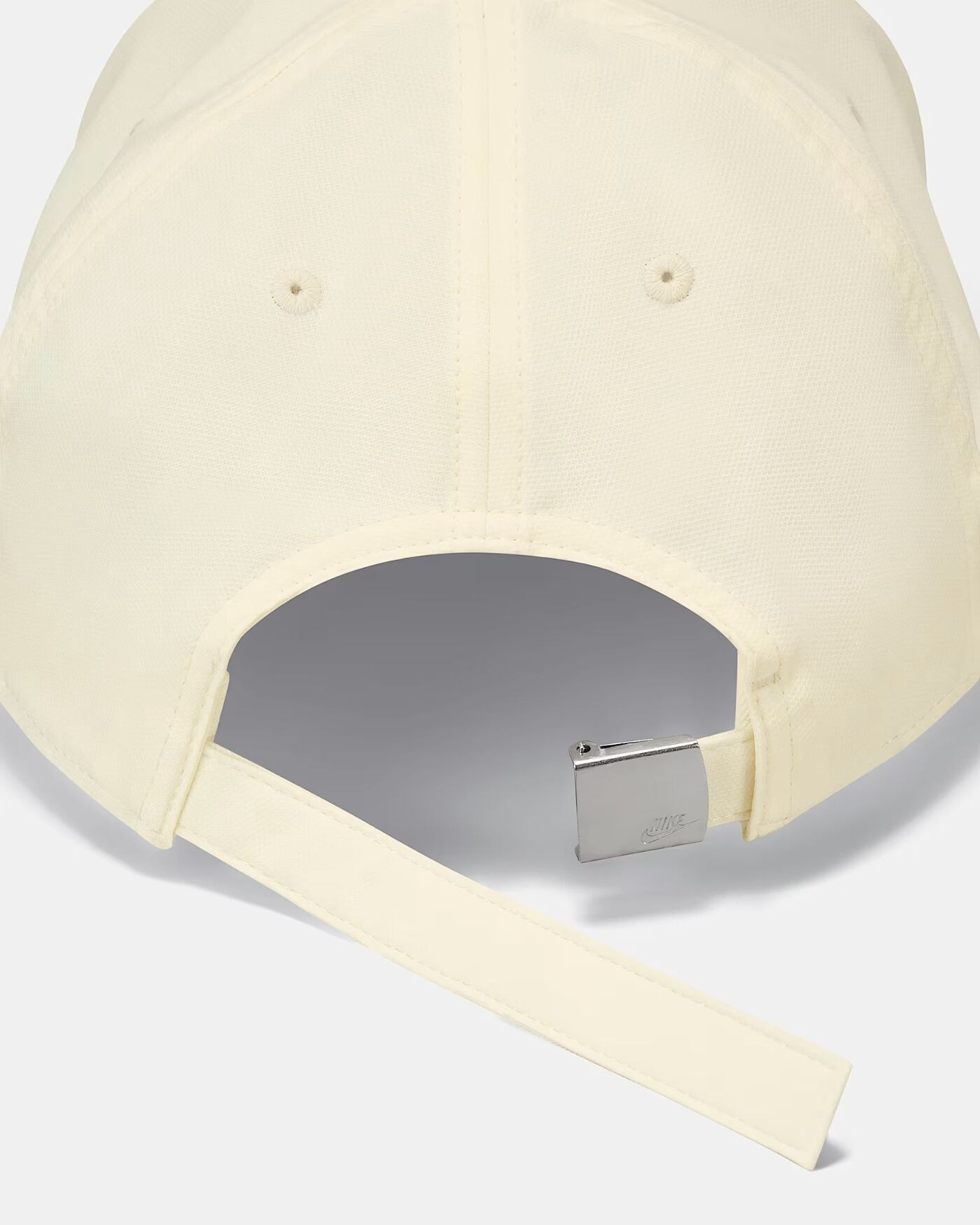 Бейсболка унісекс Nike Dri-Fit Club Metal Logo White FB5371-113