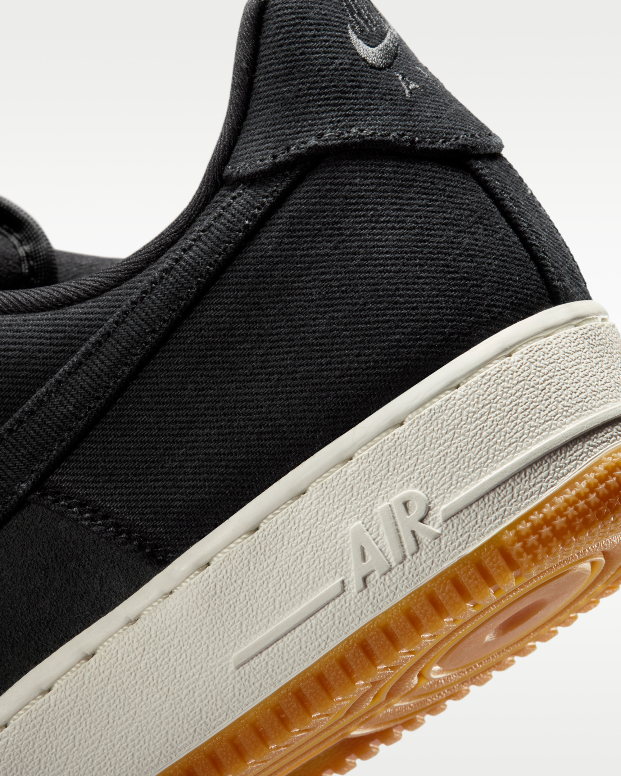 Кросівки Nike AIR FORCE 1 07 LV8 IR0951-002