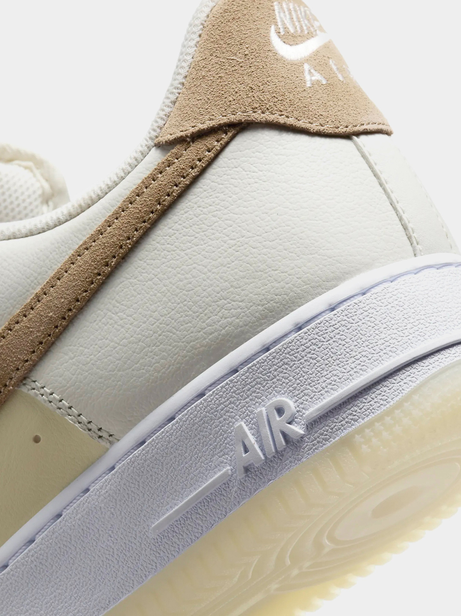 Кросівки Nike Air Force 1 '07 LV8 FN5832-101