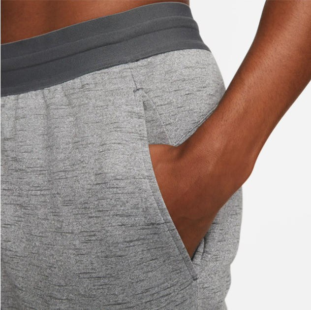Штани Nike Yoga Dri-Fit Dyed Jogger Sweatpants DN3578-010