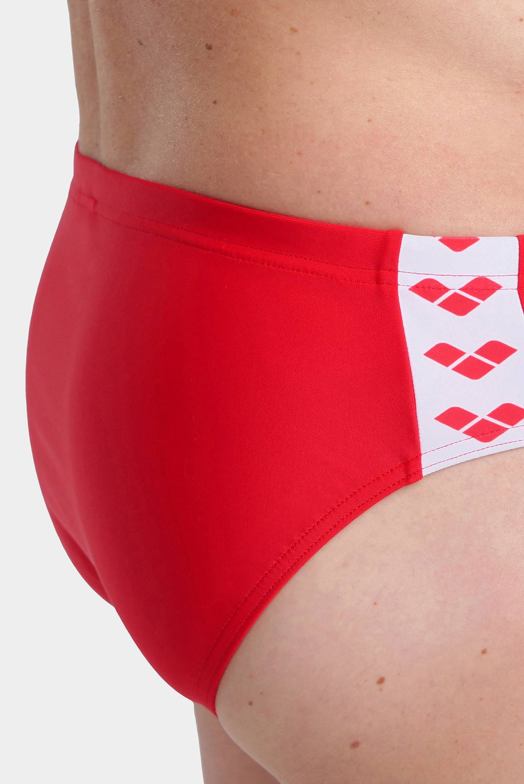 Плавки Arena ICONS SWIM BRIEFS SOLID 005049-450