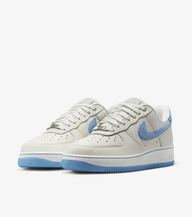 Кросівки Nike WMNS AF1 LXX DX1193-100