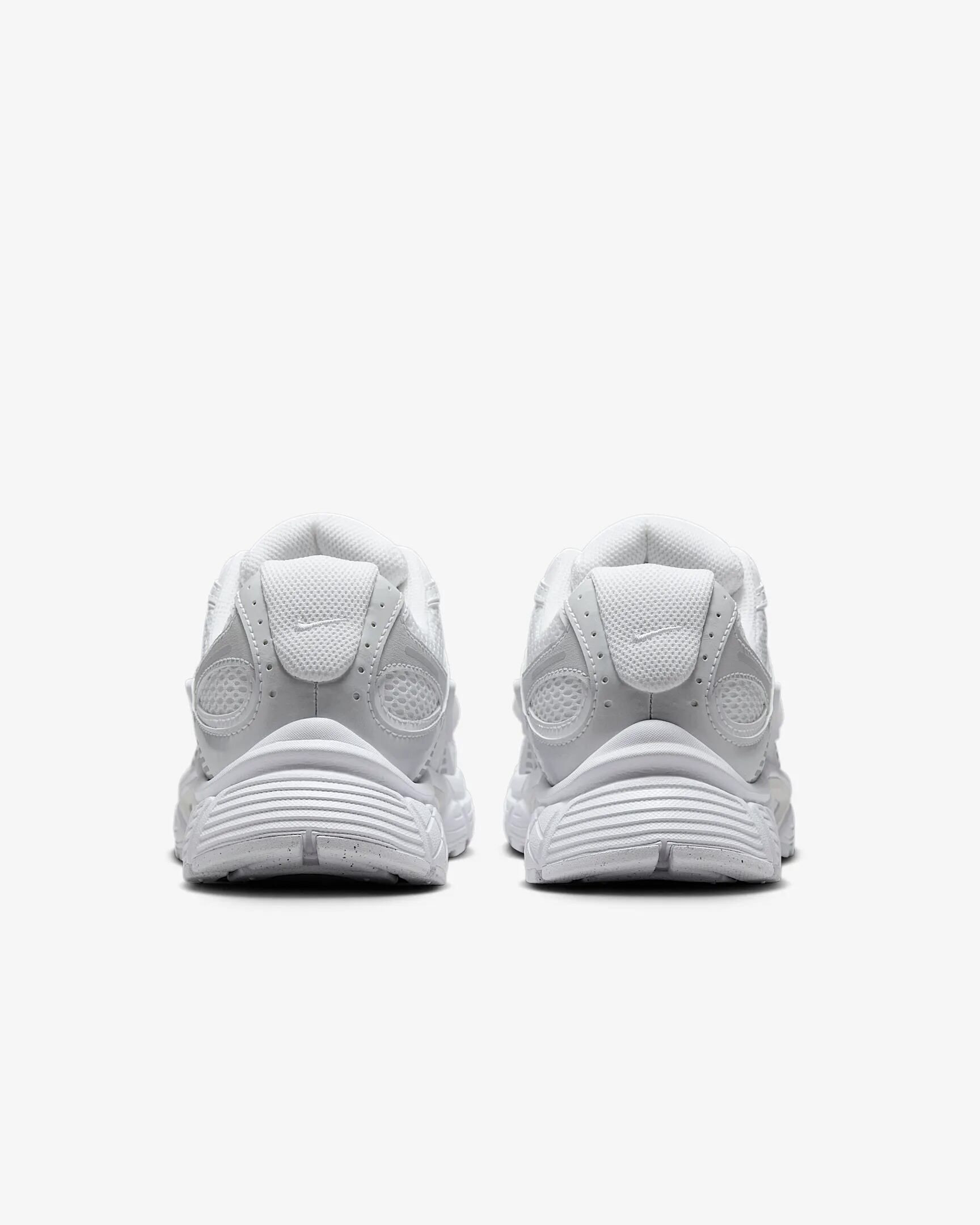 Кросівки жіночі Nike V5 RNR HQ7901-101