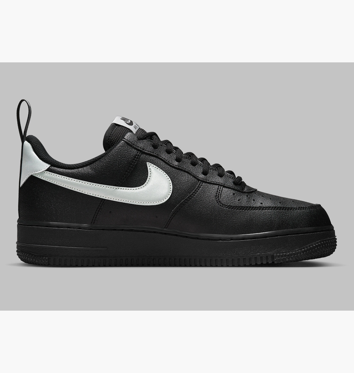 Кросівки Nike AIR FORCE 1 07 LV8 UT DX8967-001