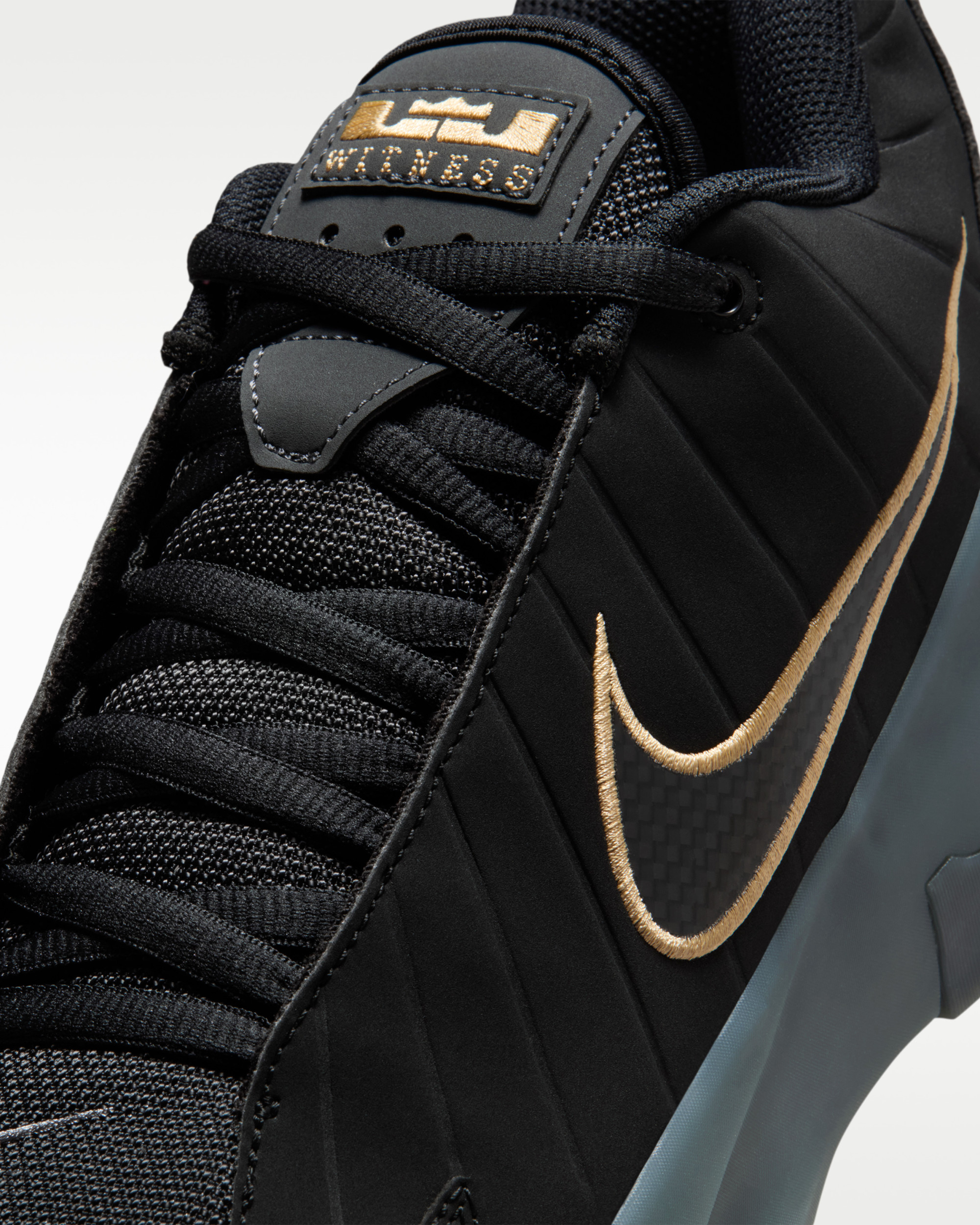 Кросівки Nike LEBRON WITNESS IX HQ8034-003
