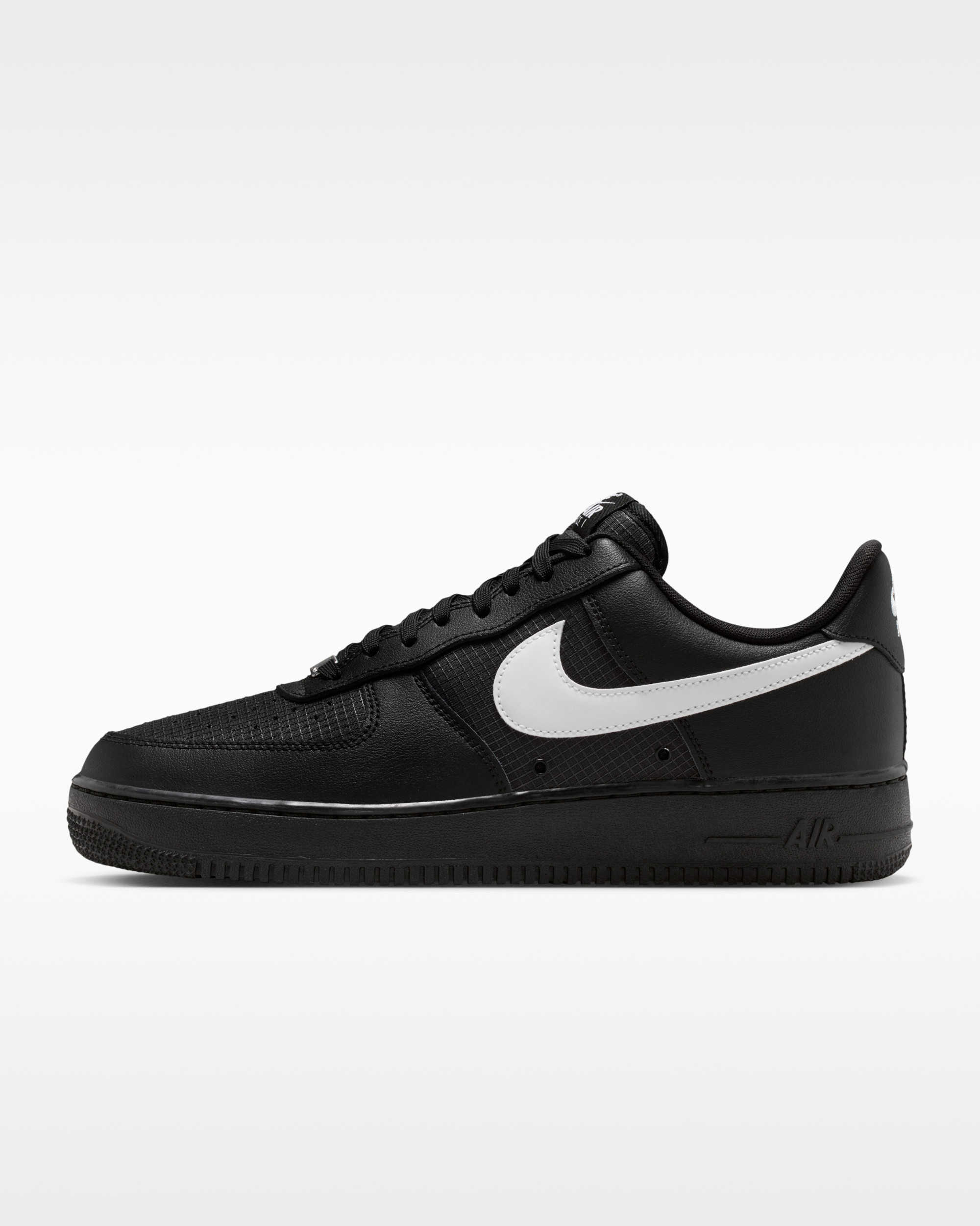 Кросівки Nike AIR FORCE 1 07 LV8 IR0952-001