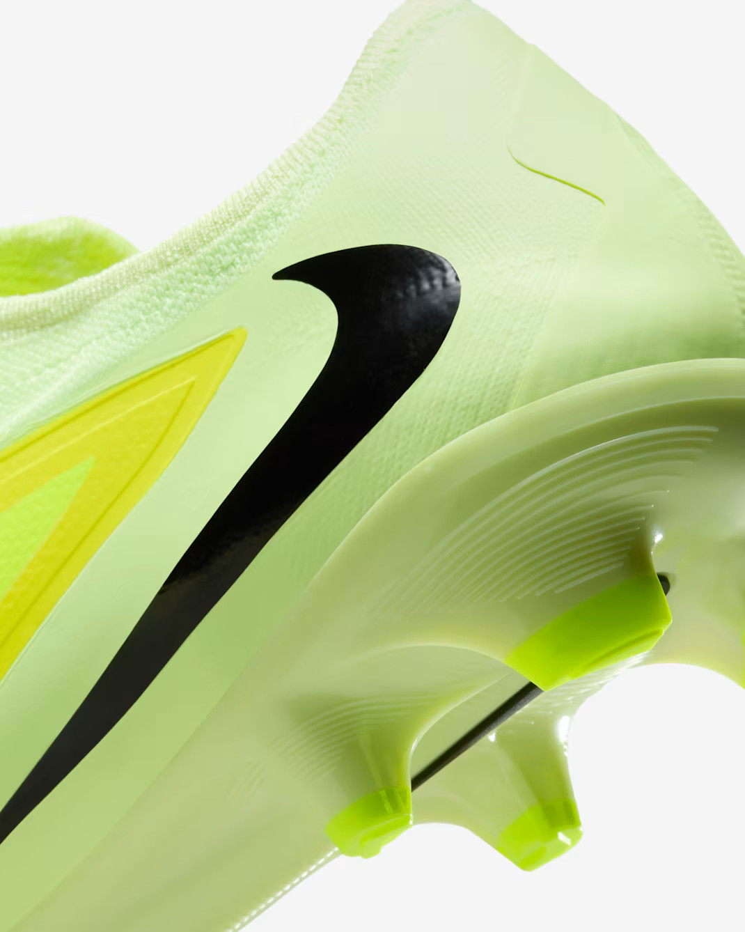 Бутси Nike PHANTOM 6 LOW PRO FG HJ4122-800