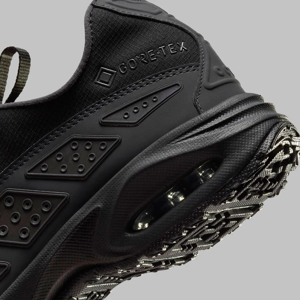 Кросівки W Nike Air Max SNDR GTX FZ4238-001