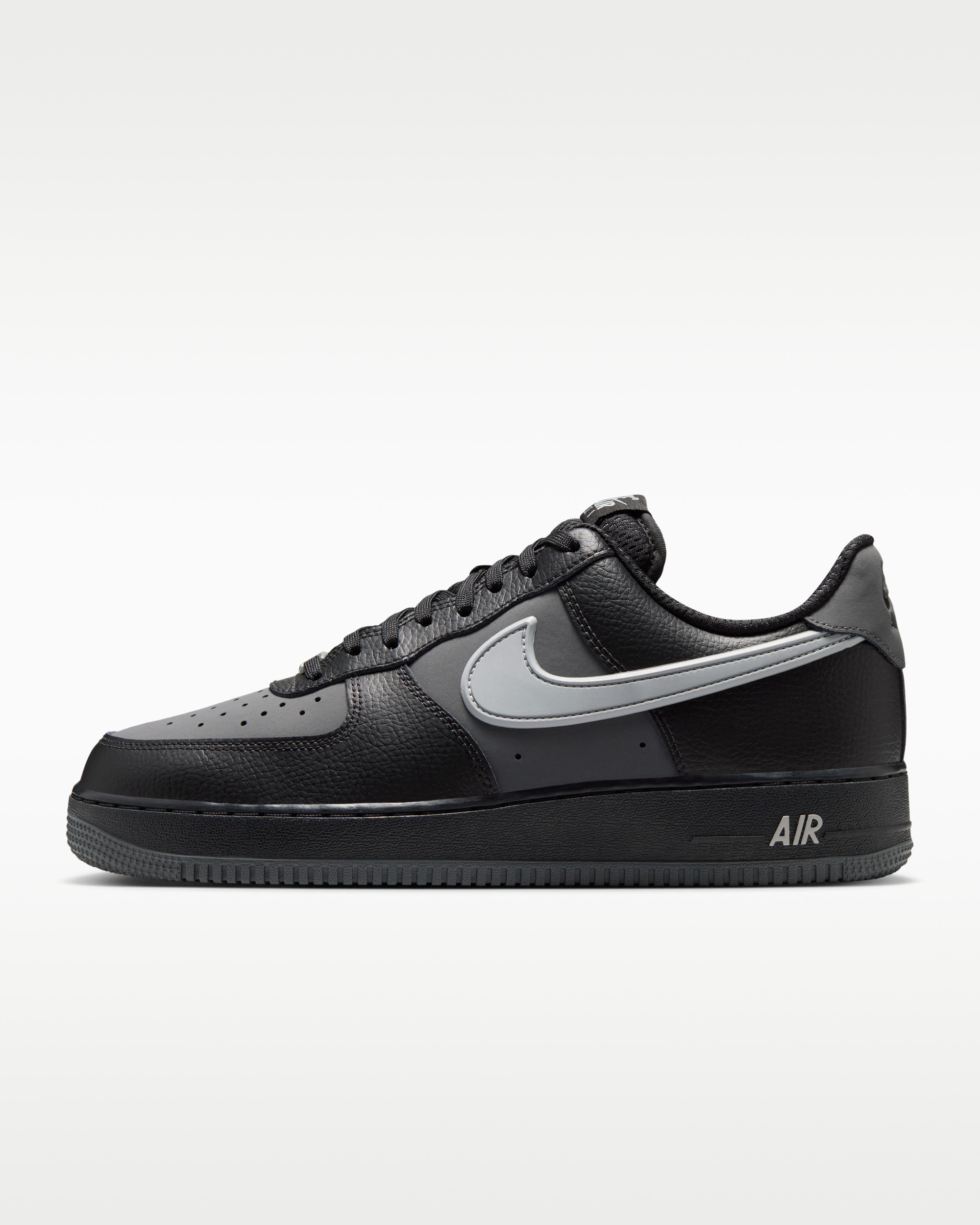 Кросівки Nike AIR FORCE 1 07 LV8 IR1475-010