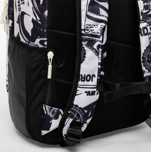 Рюкзак Nike Jordan JAM AIR PATROL BACKPACK 27L білий, чорний Чол 48 х 30 х 16 см MA0924-X27