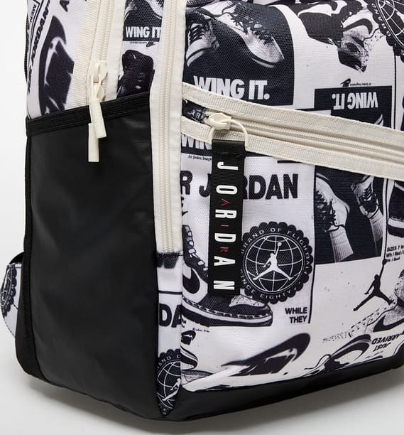 Рюкзак Nike Jordan JAM AIR PATROL BACKPACK 27L білий, чорний Чол 48 х 30 х 16 см MA0924-X27