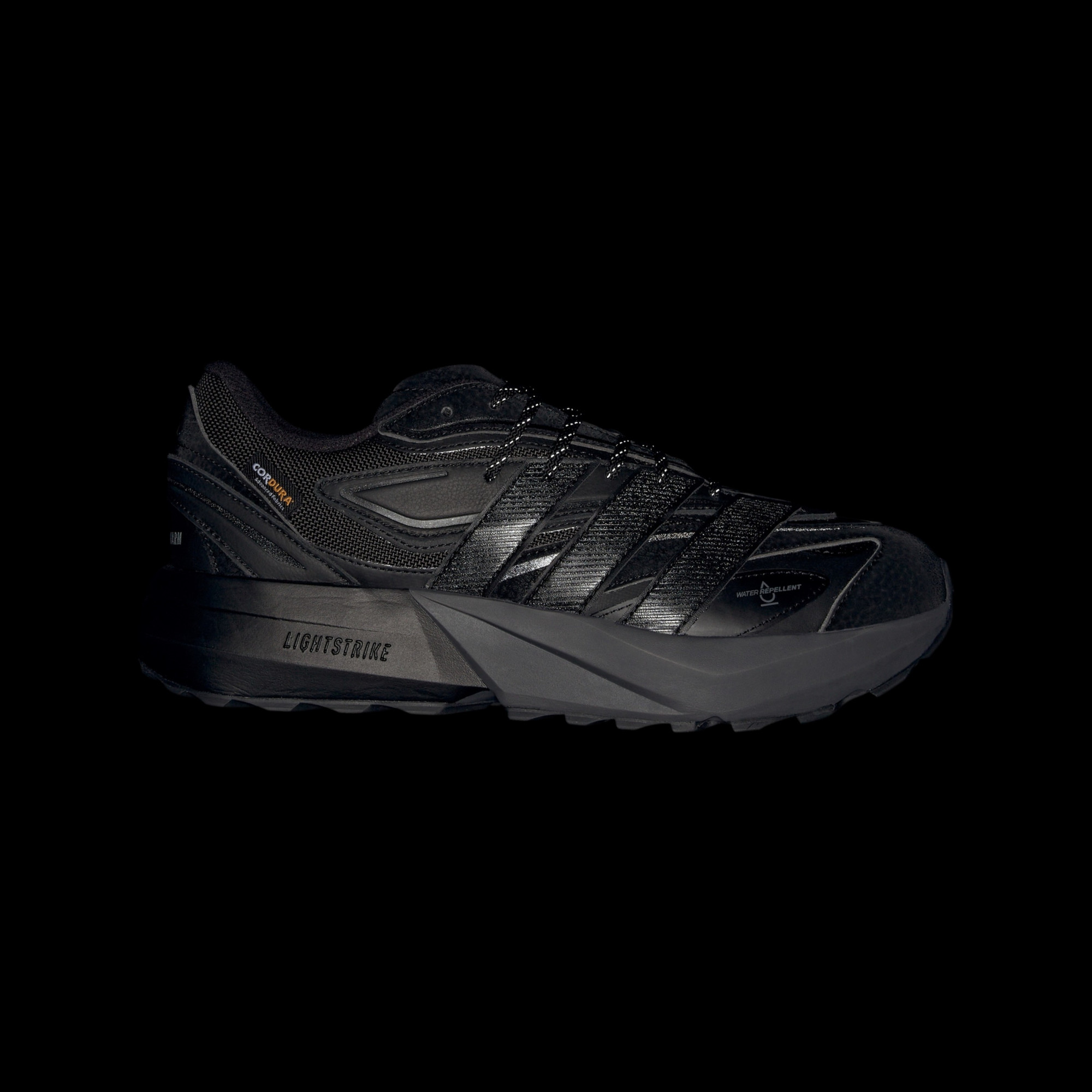 Кросівки LIGHTBLAZE ATR JP7772 Adidas 9 (43,5) Чорний JP7772