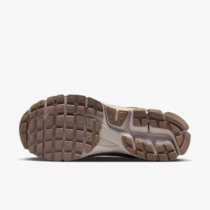 Кросівки Nike ZOOM VOMERO 5 HV2529-200