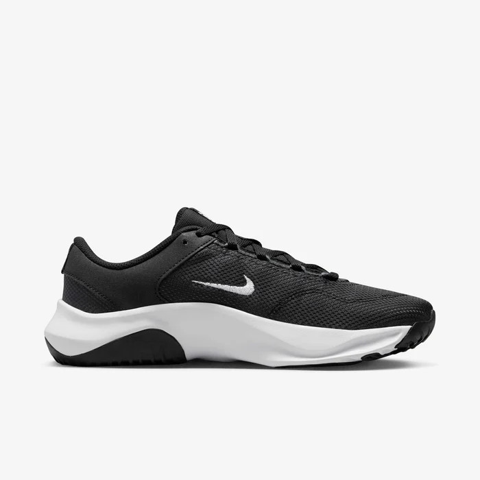 Кросівки Nike LEGEND ESSENTIAL 3 DM1119-001