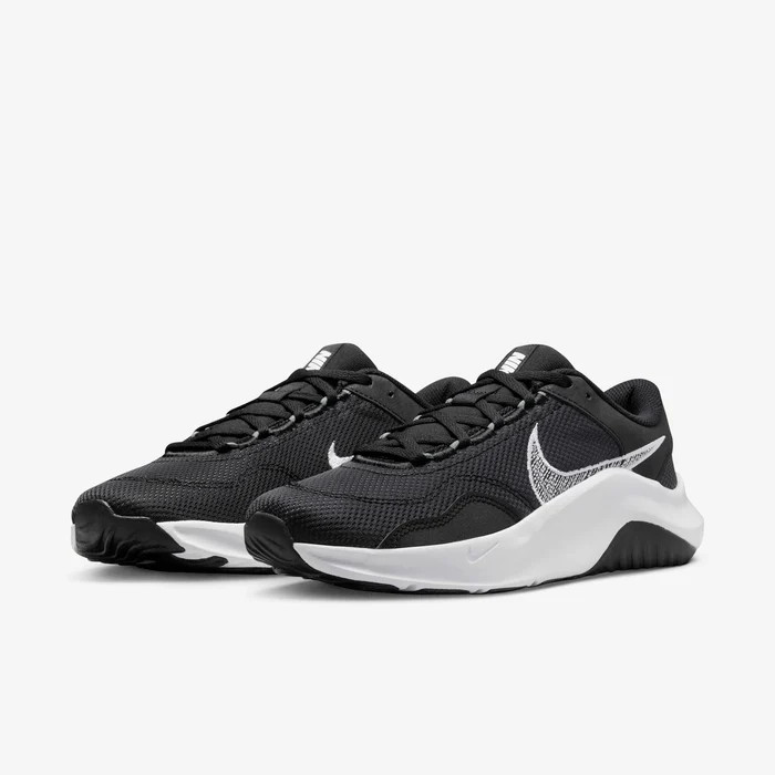Кросівки Nike LEGEND ESSENTIAL 3 DM1119-001
