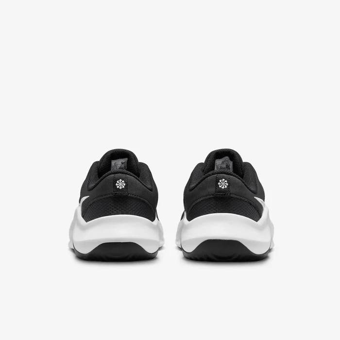 Кросівки Nike LEGEND ESSENTIAL 3 DM1119-001