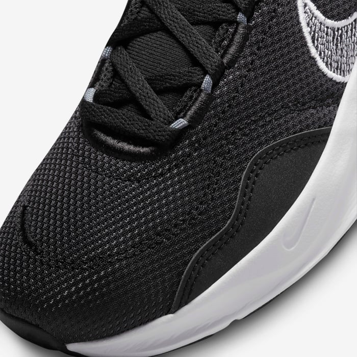 Кросівки Nike LEGEND ESSENTIAL 3 DM1119-001