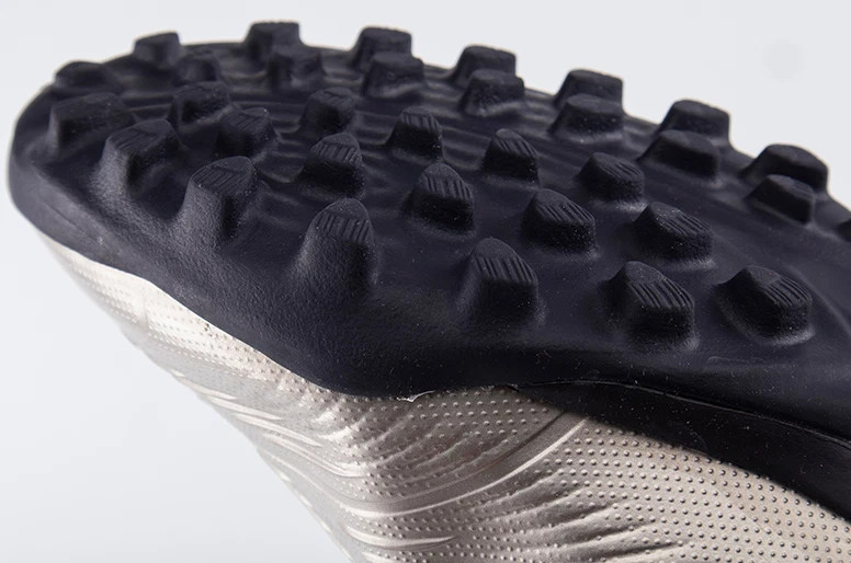 Сороконіжки унісекс Adidas Predator League Laceless Turf Soccer Shoes IF6384