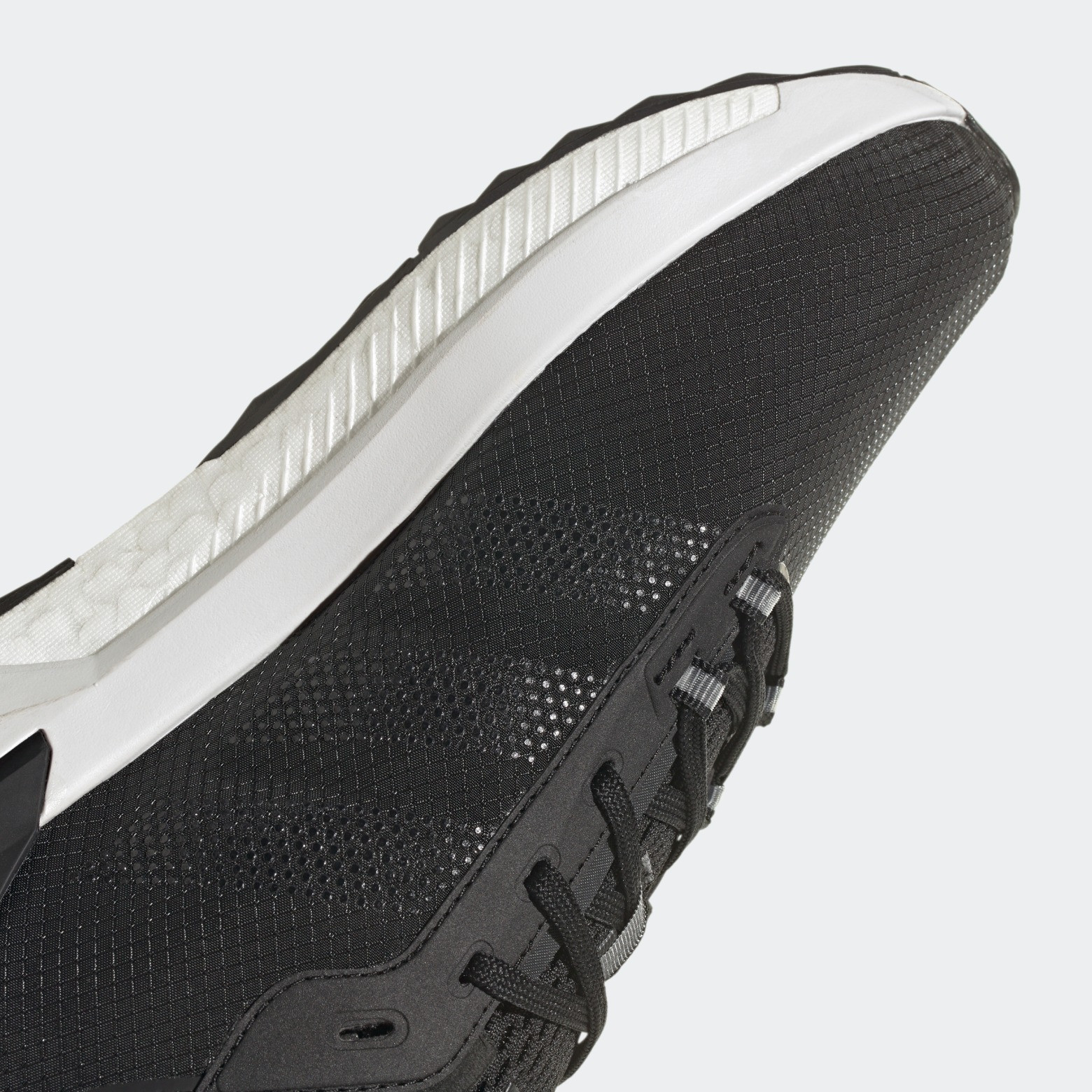 Кросівки Adidas Avryn HP5968