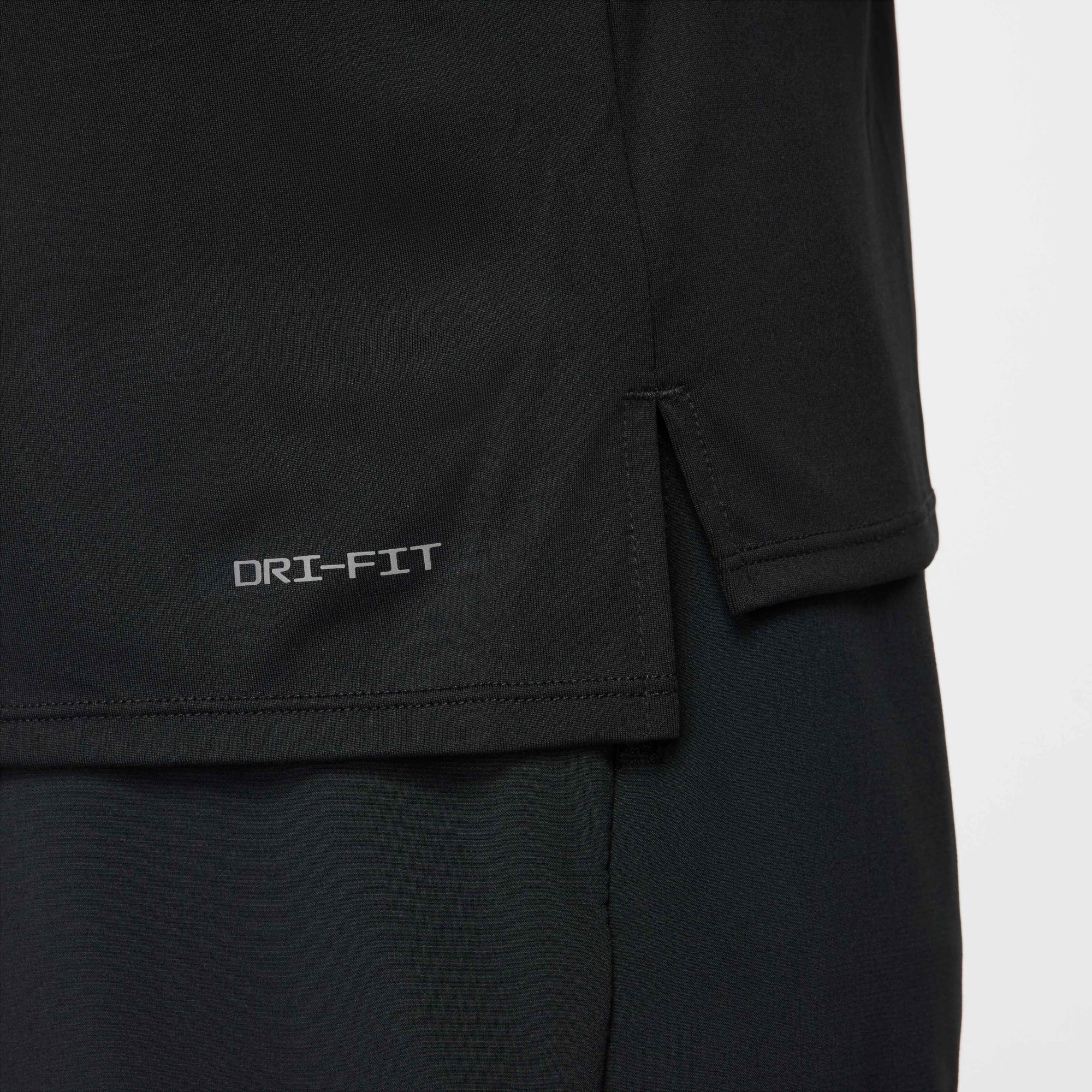 Футболка Nike M NSW AIR MAX TC PK DF TEE HQ4904-010