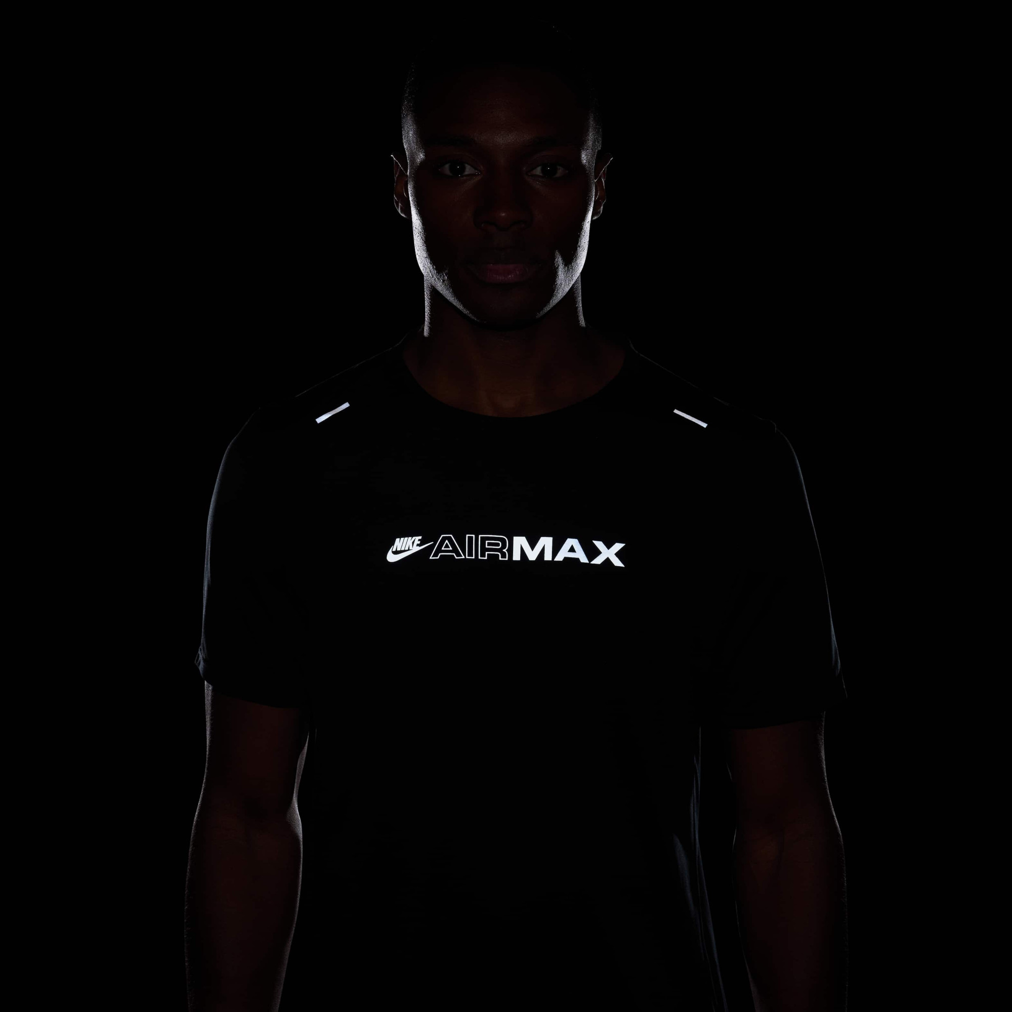 Футболка Nike M NSW AIR MAX TC PK DF TEE HQ4904-010