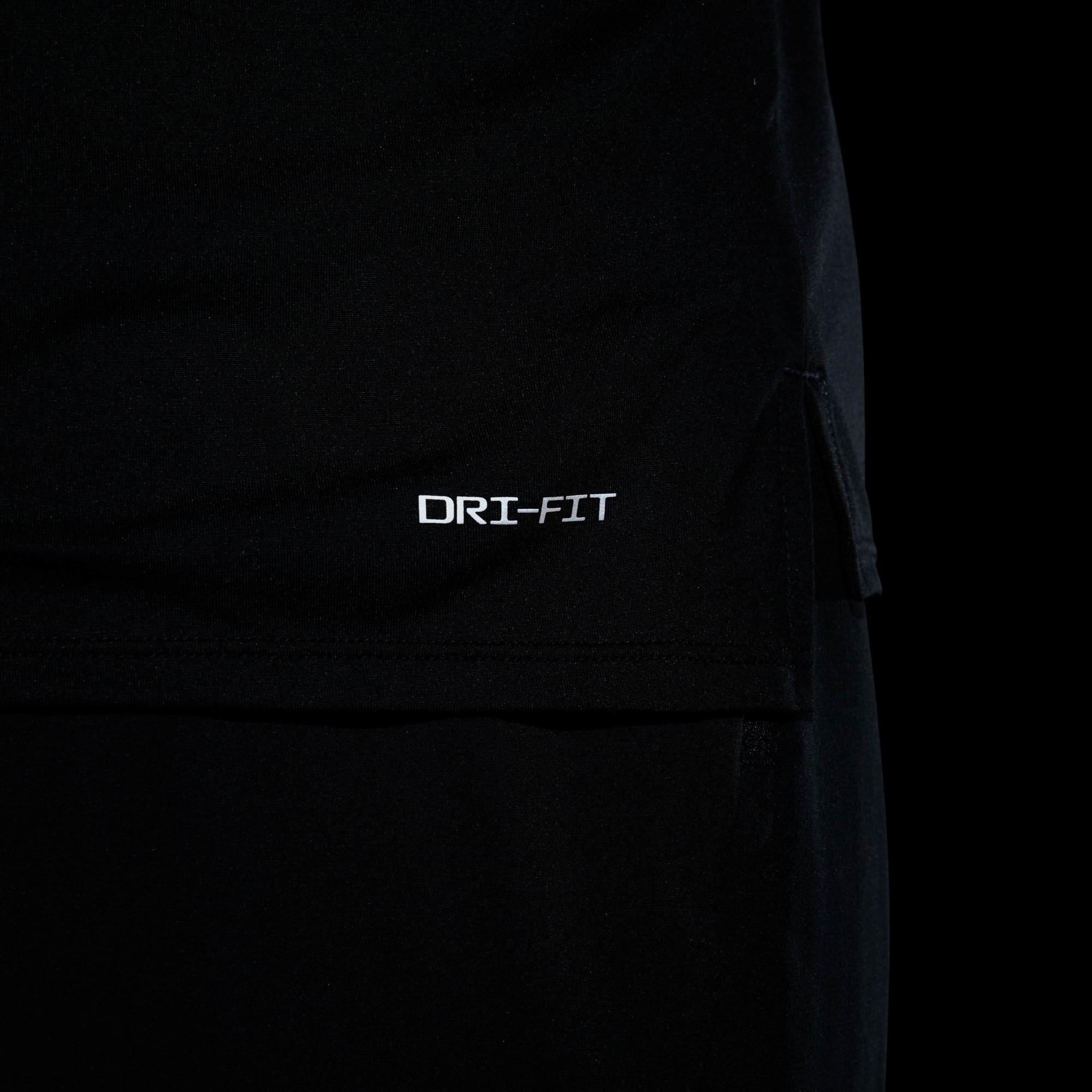 Футболка Nike M NSW AIR MAX TC PK DF TEE HQ4904-010