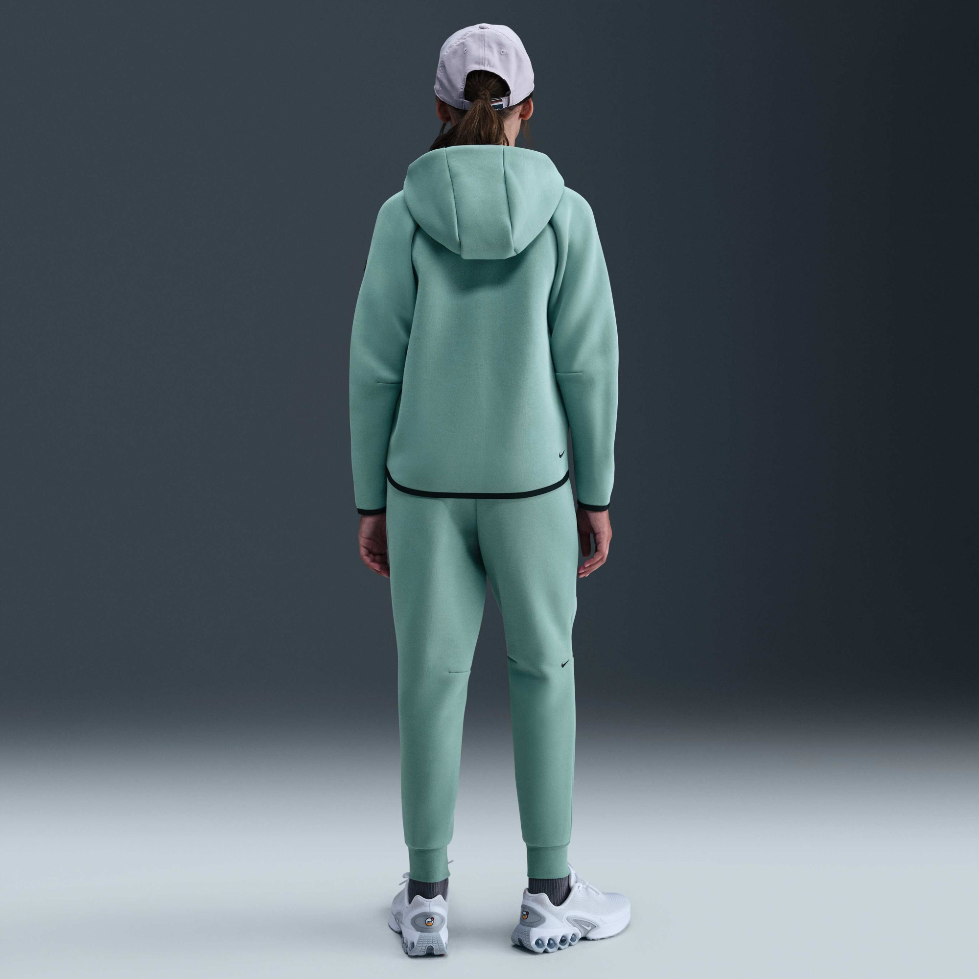 Толстовка дитяча Nike Sportswear Tech Fleece HV8695-017