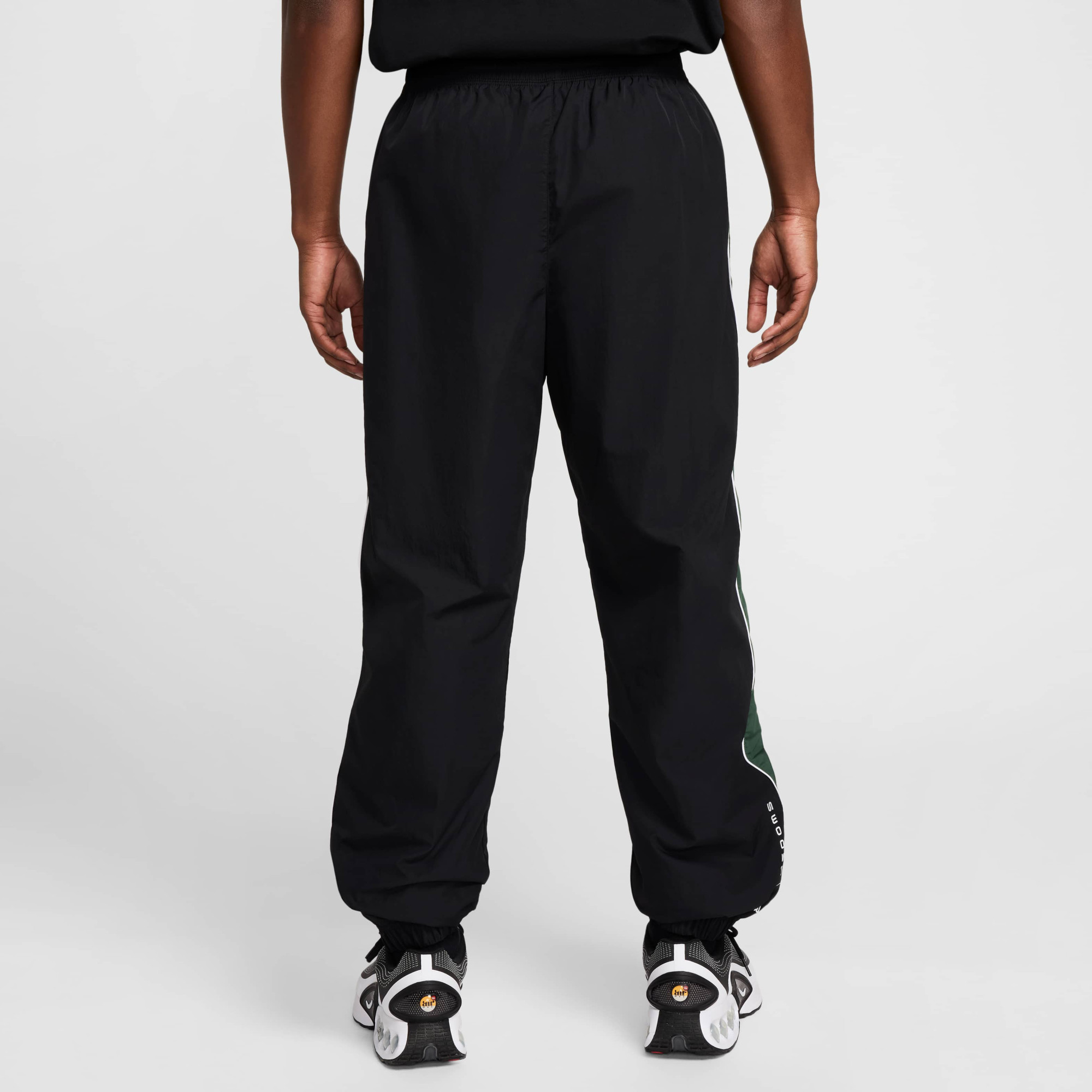 Штани чоловічі Nike M NSW SW AIR PANT WV чорні HM0170-011
