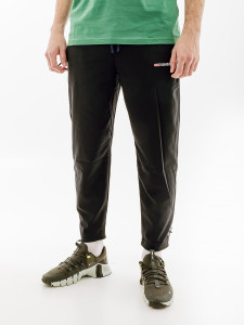 Штани Nike TRACK CLUB PANT FB5503-010