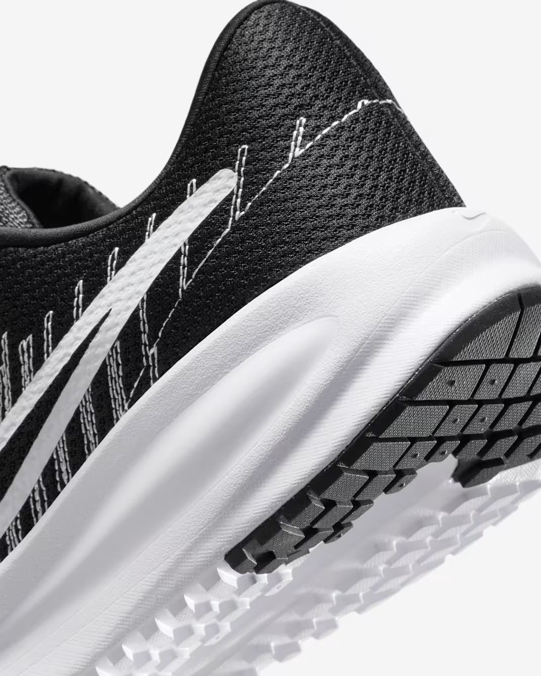 Кросівки Nike RUN DEFY HM9594-004