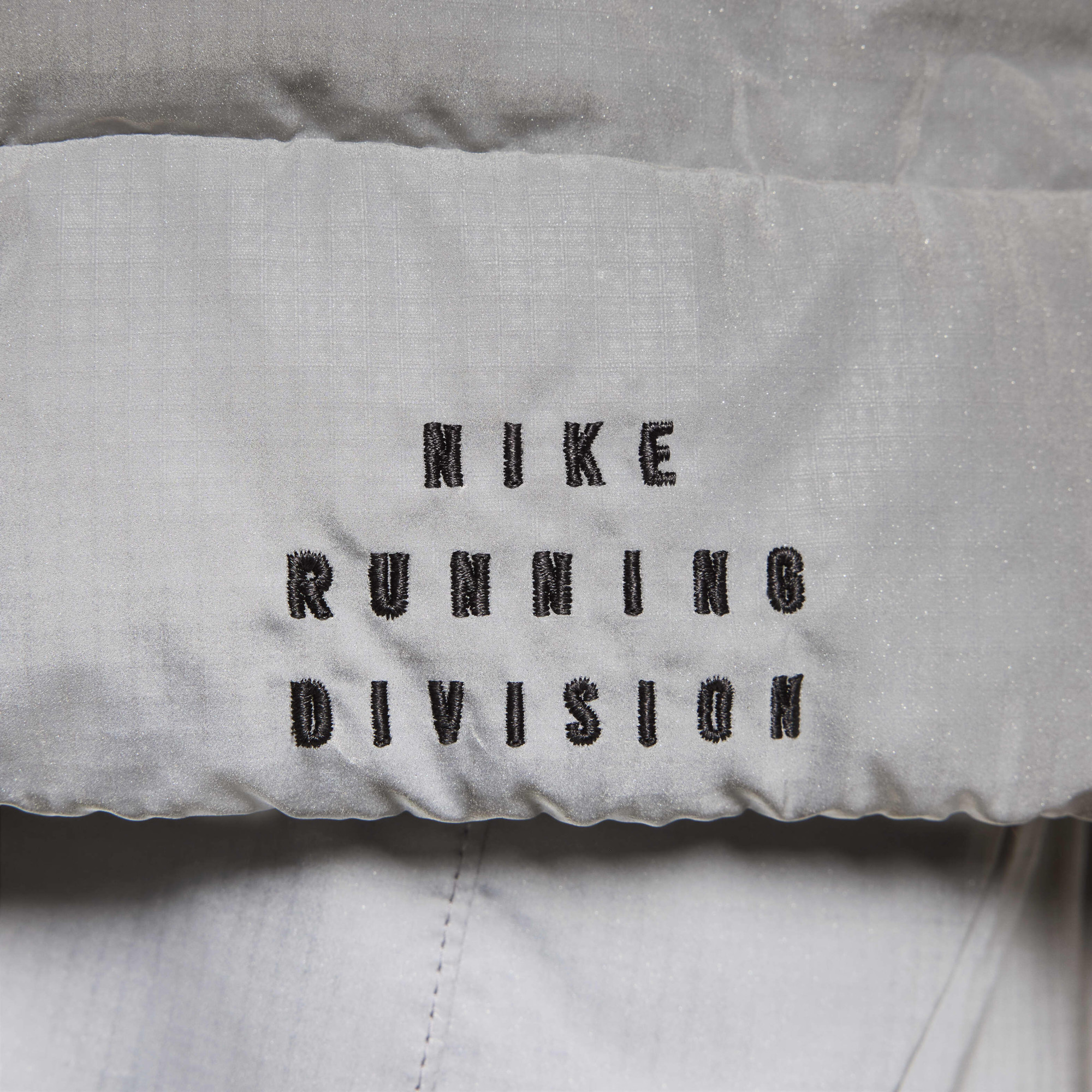 Жилетка чоловіча Nike Nk Tfadv Run Div Vest Grey FZ1131-035